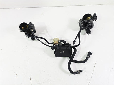 2015 BMW R nineT K21 Throttle Body & Junction Set 13547705239 13547705240 {{ shop.shopifyCountryName }} - Mototech271