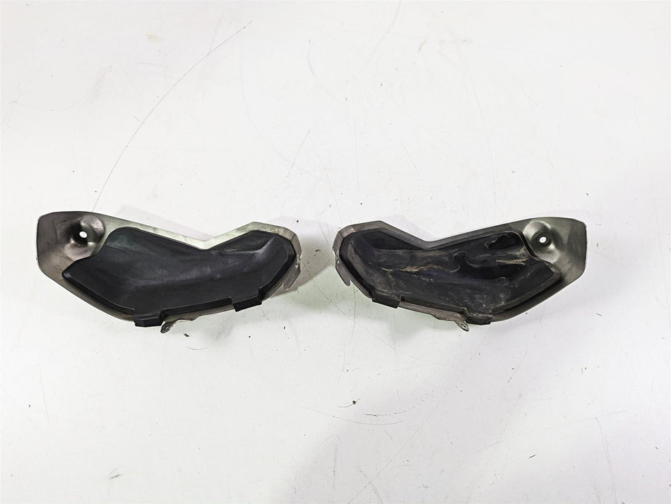 2016 BMW R1200RS K54 Valve Cover Protection Guard 77142465251 {{ shop.shopifyCountryName }} - Mototech271