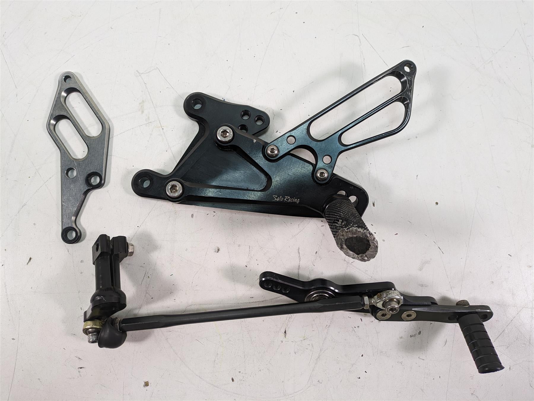 2007 Yamaha R1 YZFR1 Sato Racing Rear Set Footpeg Set -Read Y-R107RS-BK {{ shop.shopifyCountryName }} - Mototech271