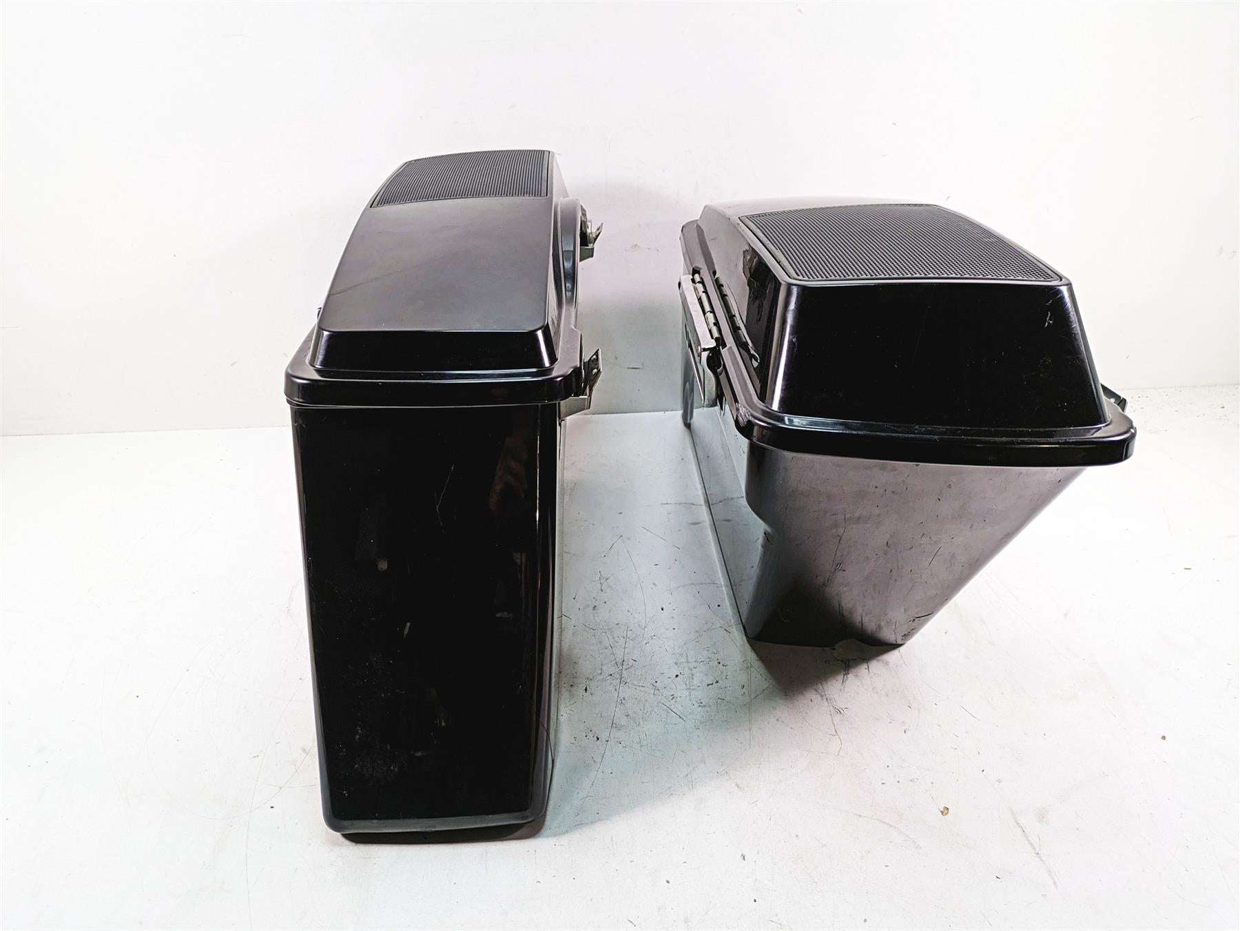 2009 Harley Touring FLHTCU Electra Glide Saddlebag + Speaker Set - Read 90752-93 {{ shop.shopifyCountryName }} - Mototech271