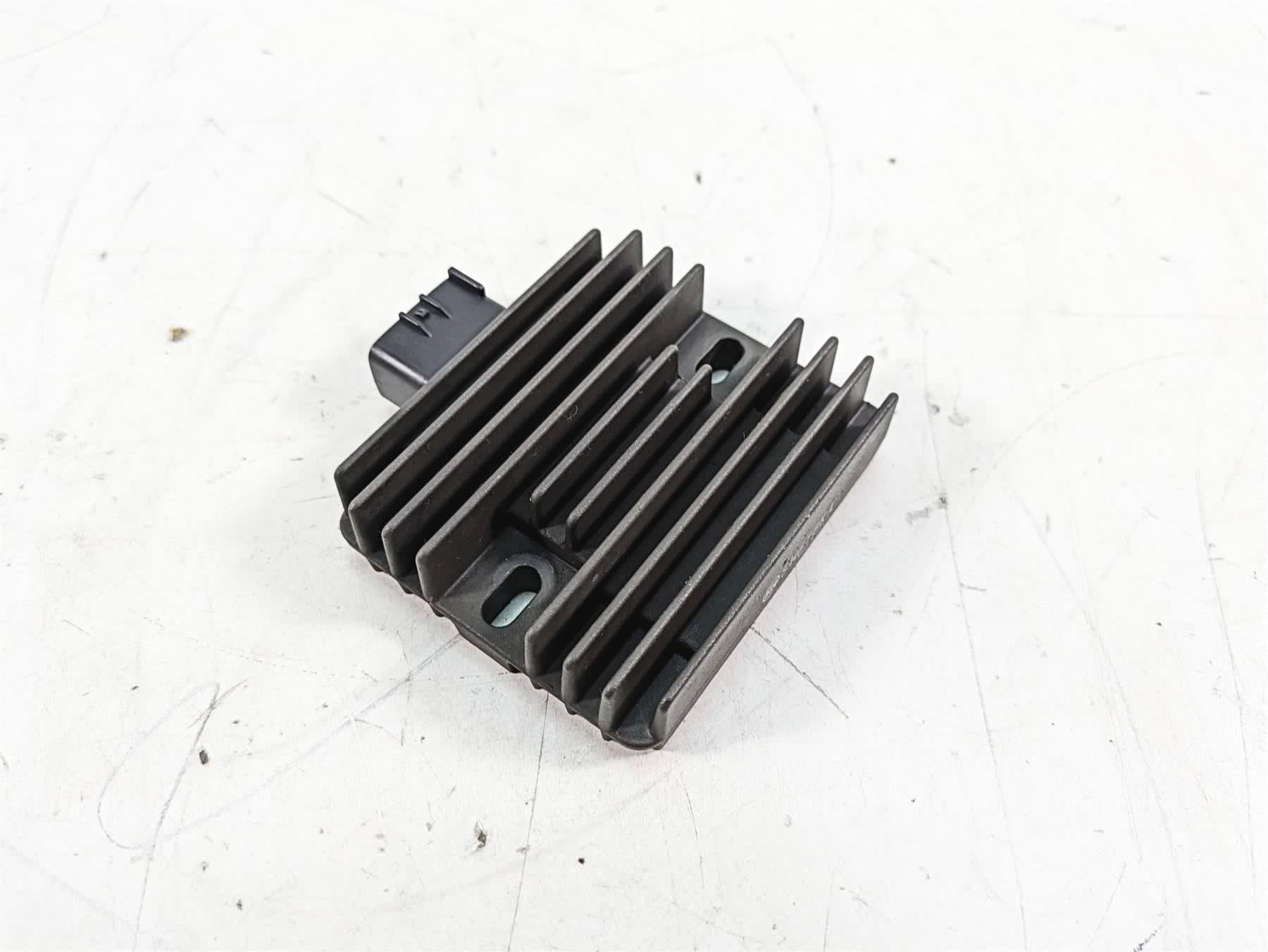2013 MV Agusta F3 675 ERA Rectifier Voltage Regulator SH678KA 8000B3206 {{ shop.shopifyCountryName }} - Mototech271