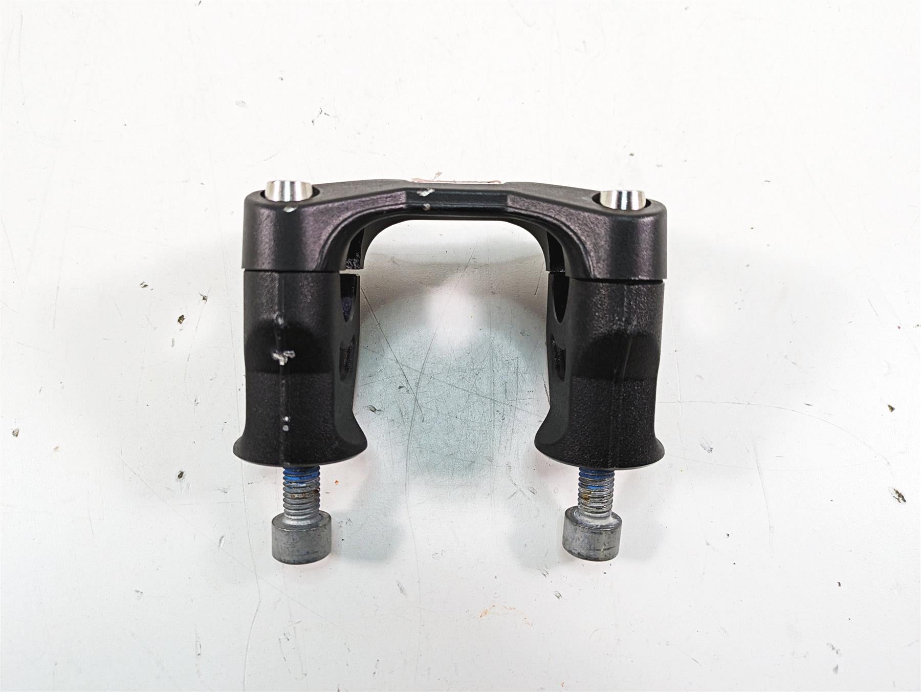 2020 Aprilia Tuono V4 Factory Handlebar Holder Riser Set 2B003986 2B003980 {{ shop.shopifyCountryName }} - Mototech271