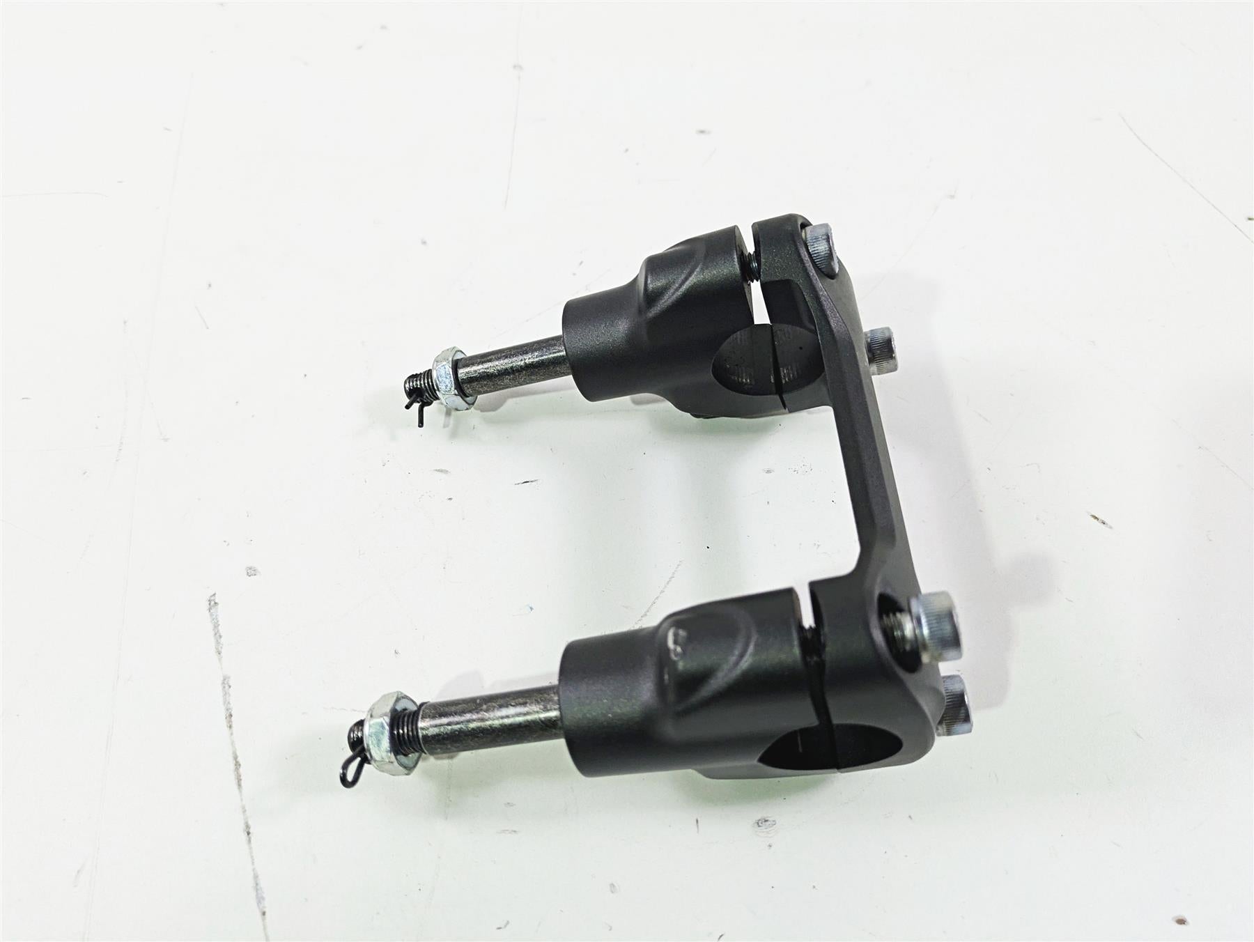 2022 Kawasaki ZR900RS Cafe Handlebar Riser Holder Mount Set 46012-0382-18R {{ shop.shopifyCountryName }} - Mototech271