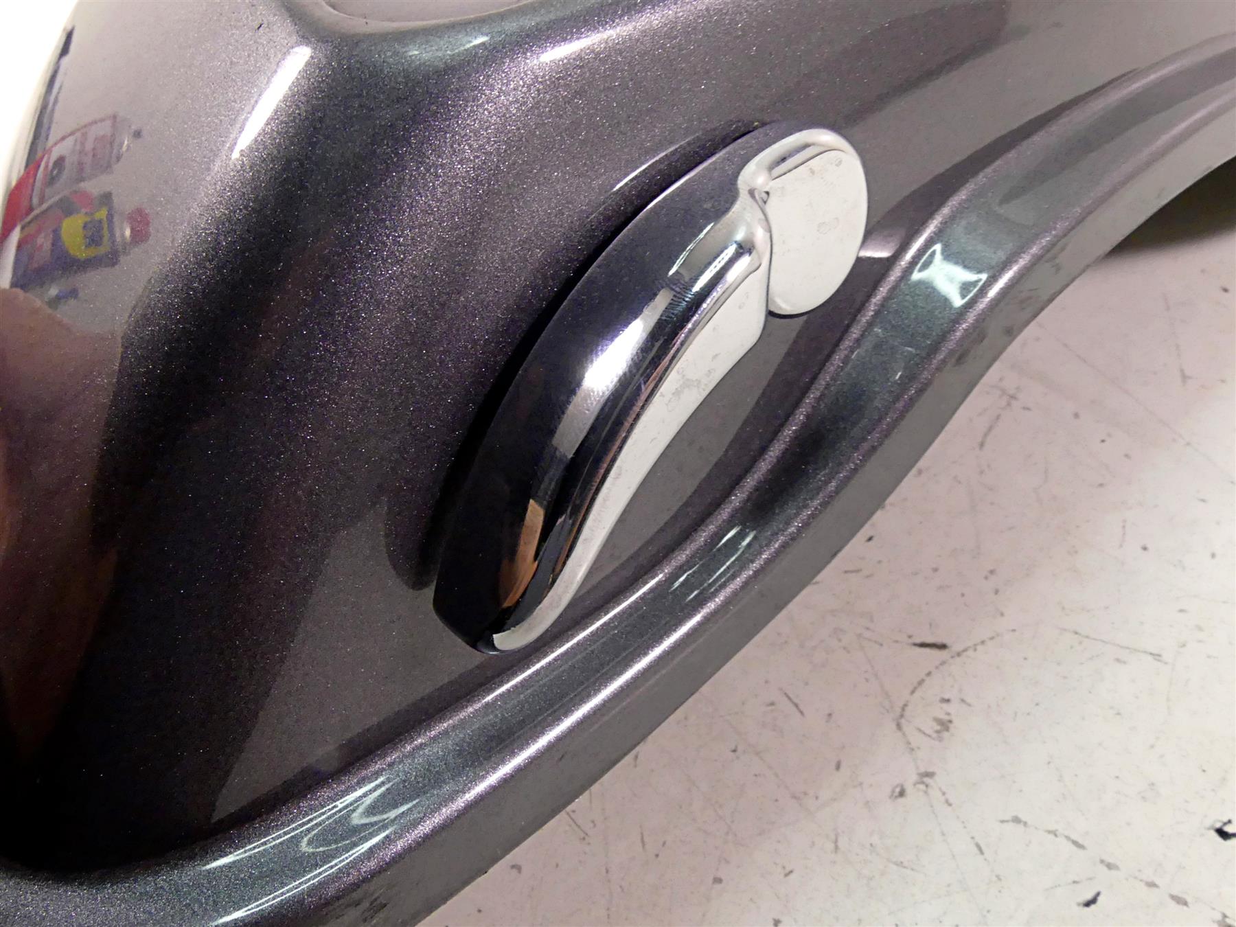 2015 Harley Touring FLHXS Street Glide Right Saddlebag Lid & Speaker 90200411 {{ shop.shopifyCountryName }} - Mototech271