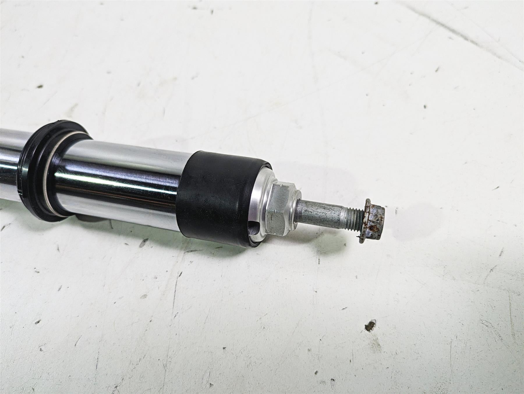 2022 BMW R1250 RT K052 Upper Fork Tube Stanchion - Straight 31428393007 {{ shop.shopifyCountryName }} - Mototech271