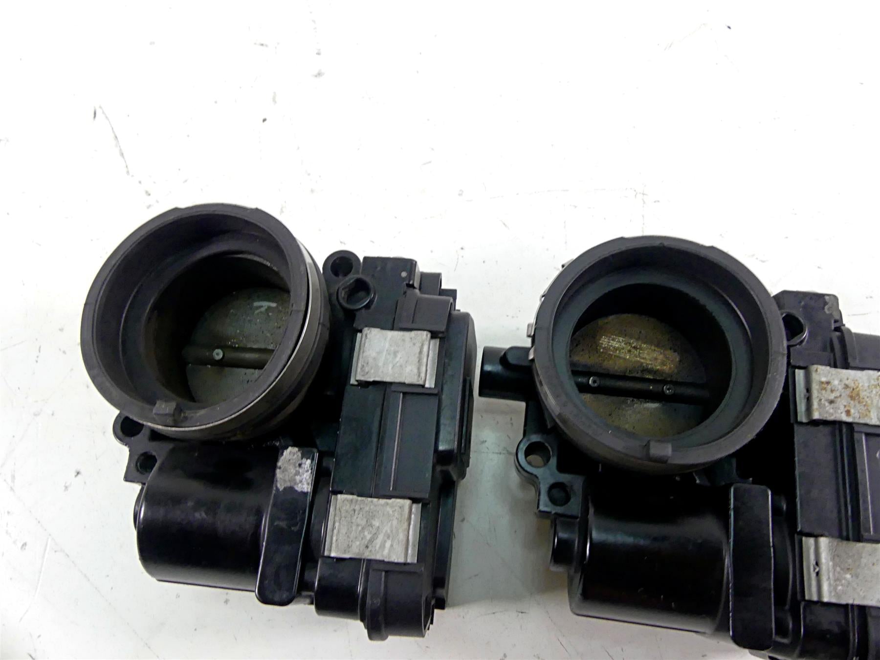 2015 BMW R1200GS GSW K50 Throttle Body Bodies Set 13548564959 {{ shop.shopifyCountryName }} - Mototech271