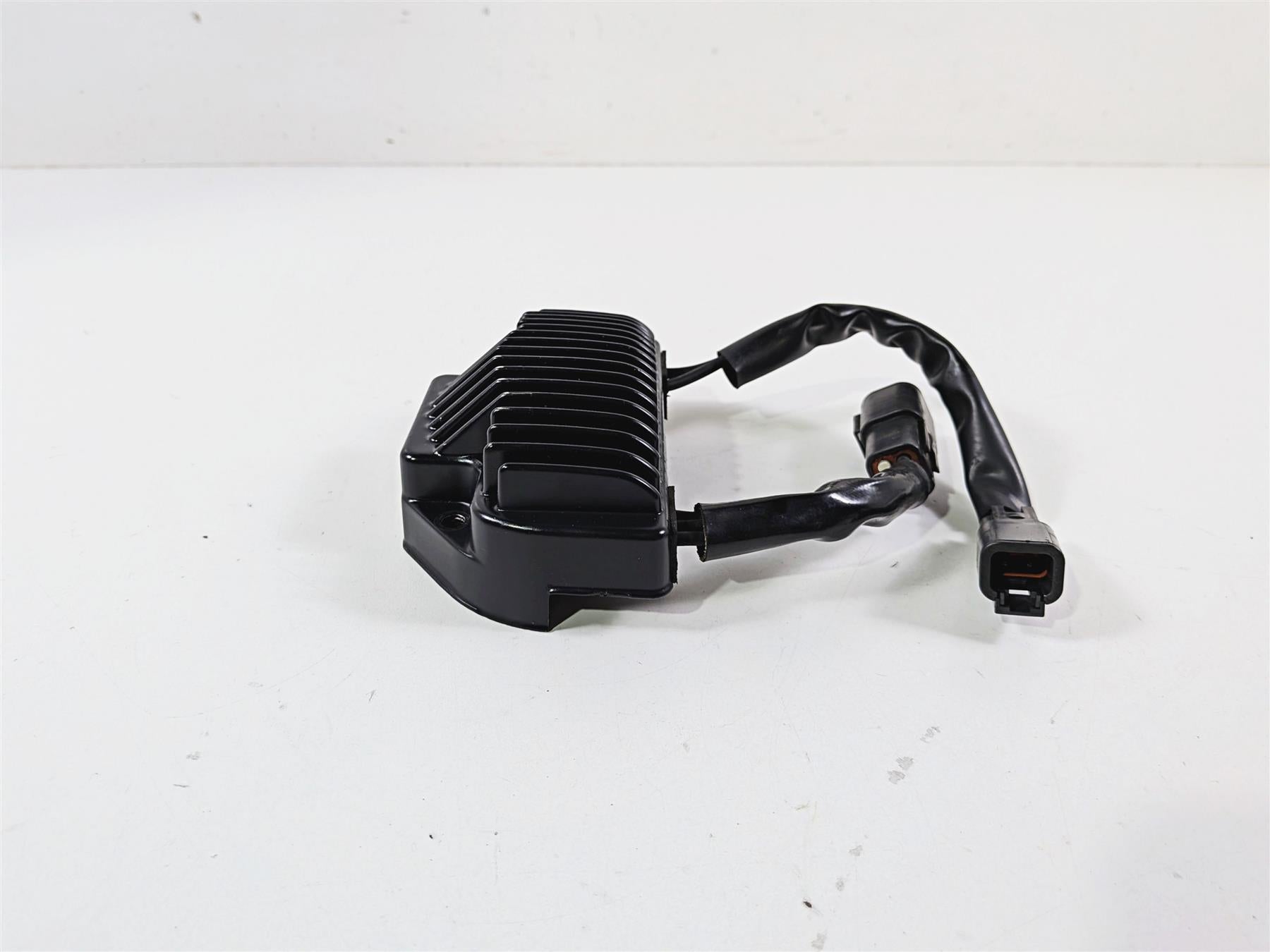 2006 Harley Davidson Dyna FXDBI Street Bob Rectifier Voltage Regulator 74631-06 {{ shop.shopifyCountryName }} - Mototech271