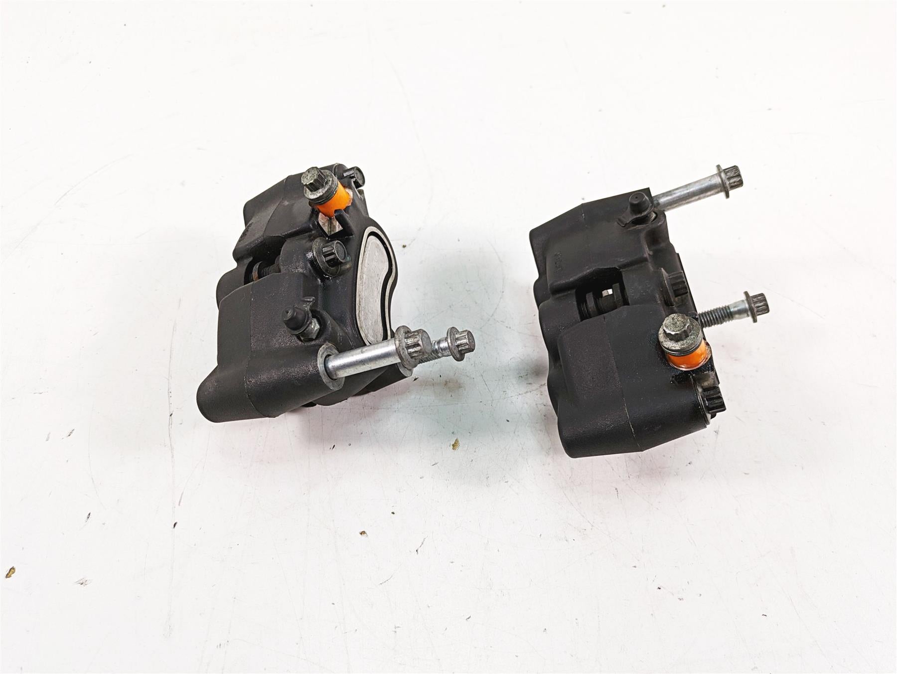 2015 Harley FXDL Dyna Low Rider Front Brake Caliper Set 41300001 41300002 {{ shop.shopifyCountryName }} - Mototech271
