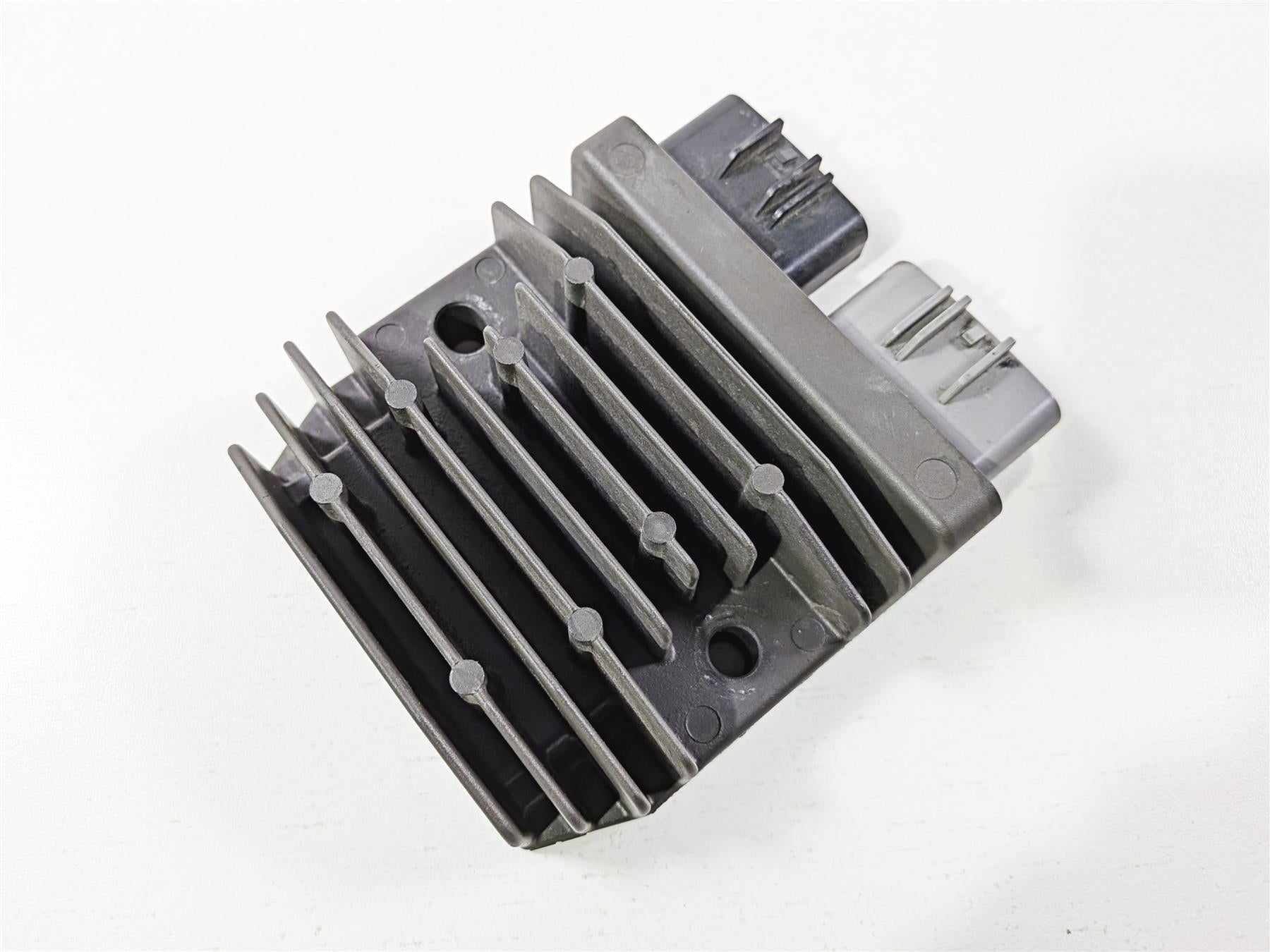 2017 BMW S1000RR K46 Rectifier Voltage Regulator FH020CA 12317718422 {{ shop.shopifyCountryName }} - Mototech271