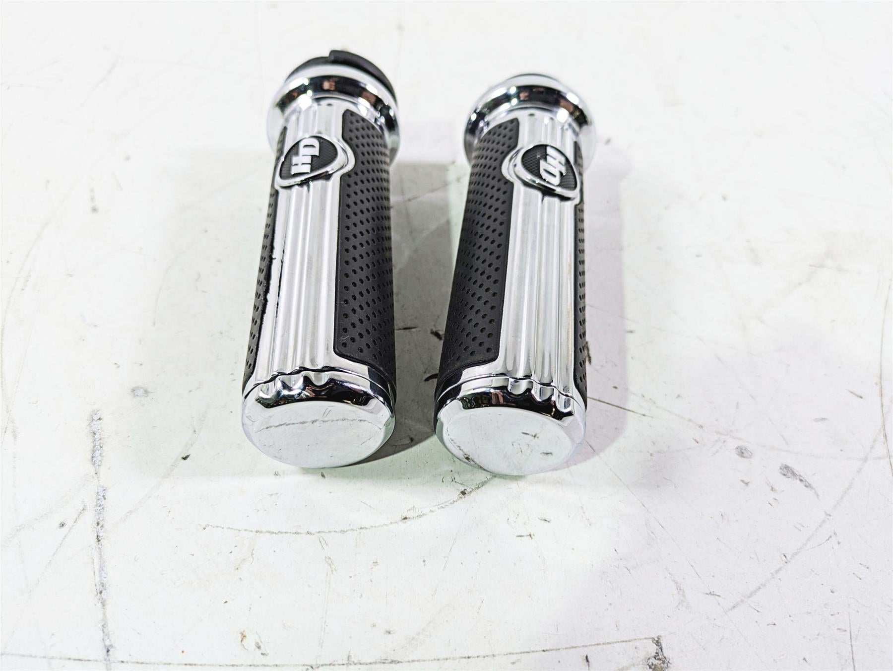 2015 Harley Touring FLHTKL E -Glide Low Defiance Hand Grips Set 56100158 {{ shop.shopifyCountryName }} - Mototech271