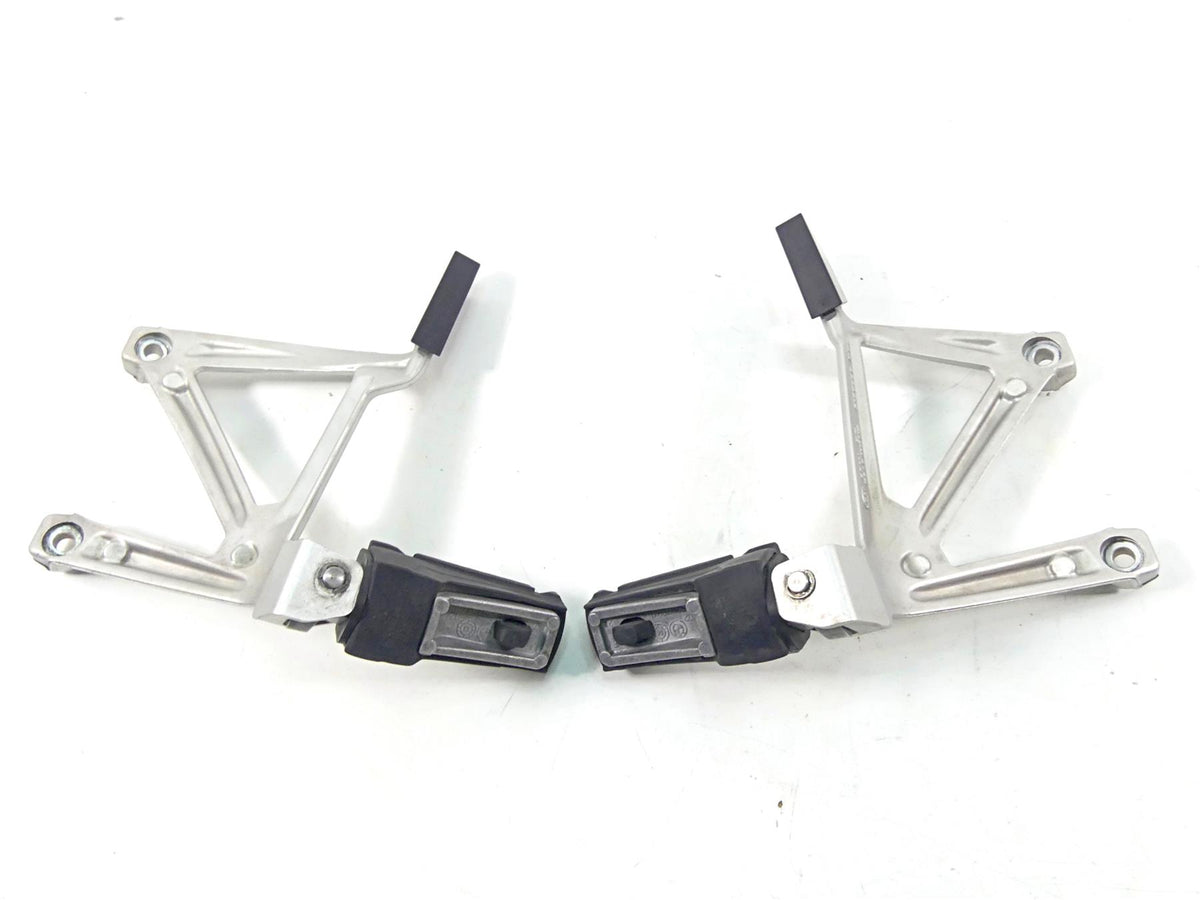 2014 BMW R1200GS K50 Rear Passenger Vario Case Foot Peg Set 46718526741 {{ shop.shopifyCountryName }} - Mototech271