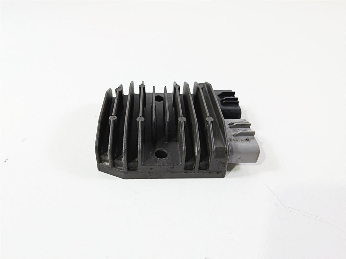 2008 Yamaha YZF R1 RN19 Rectifier Voltage Regulator 1D7-81960-00-00 FH012DA {{ shop.shopifyCountryName }} - Mototech271