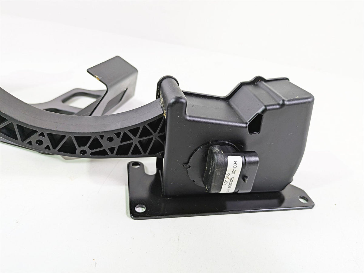 2019 Polaris RZR XP 1000 Highlifter Brake & Accelerate Pedal Set 1019105 1027413 {{ shop.shopifyCountryName }} - Mototech271