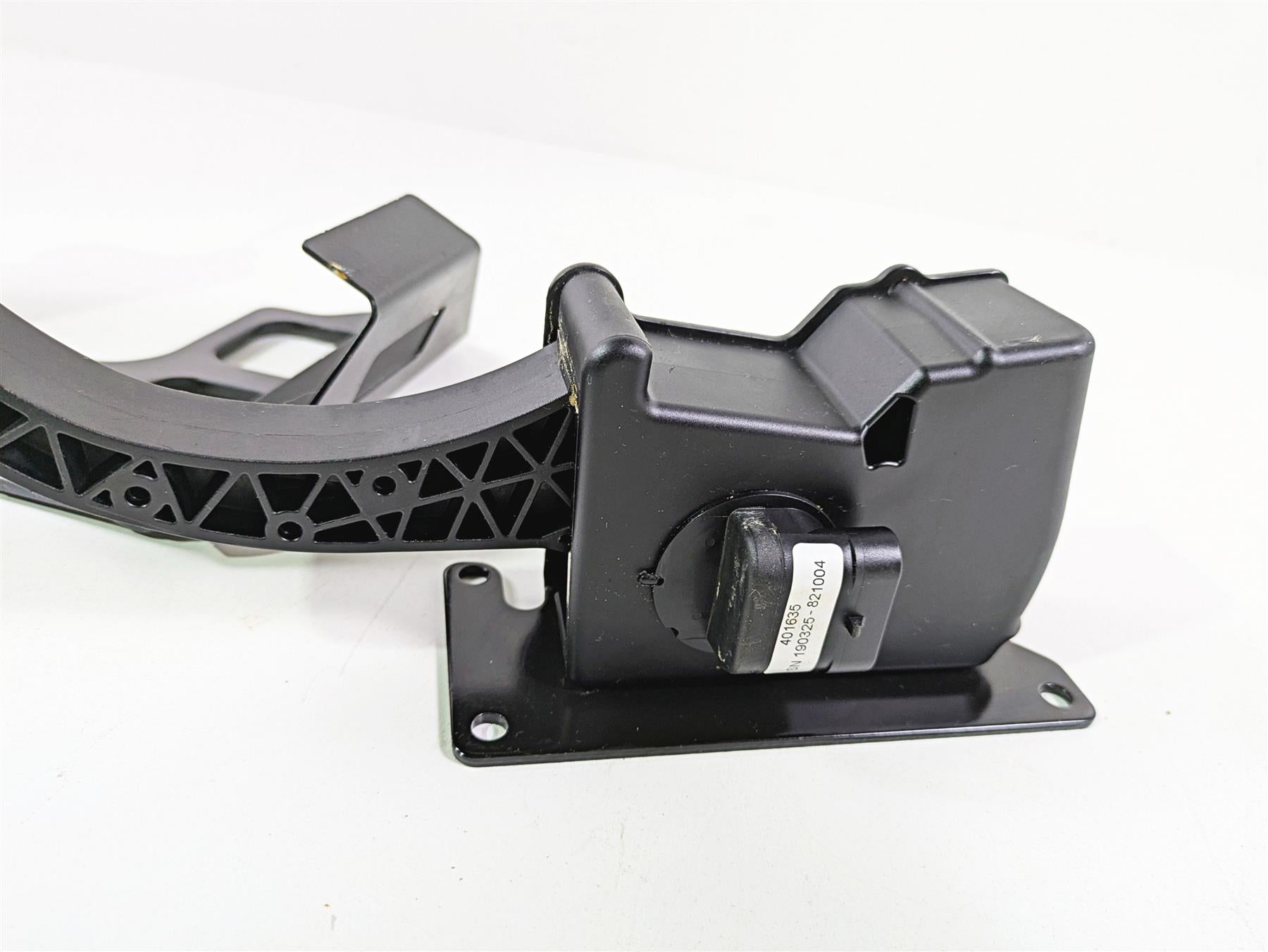 2019 Polaris RZR XP 1000 Highlifter Brake & Accelerate Pedal Set 1019105 1027413 {{ shop.shopifyCountryName }} - Mototech271