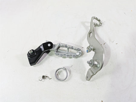 2022 Ducati Scrambler Desert Sled Right Foot Peg & Brake Pedal Set 82433651A {{ shop.shopifyCountryName }} - Mototech271