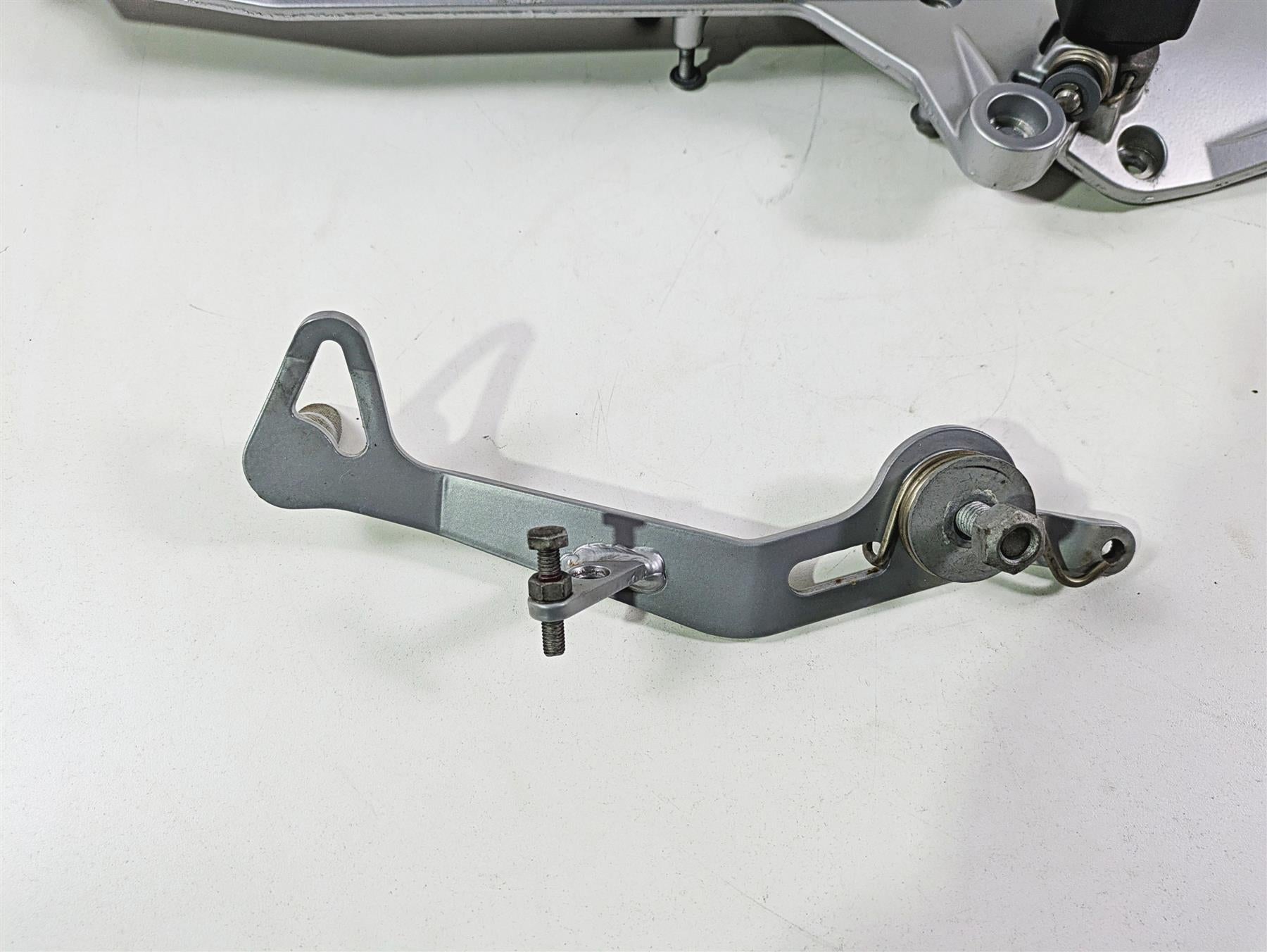 2010 BMW R1200RT K26 Right Foot Pegs Bracket & Brake Pedal Lever 46717675290 {{ shop.shopifyCountryName }} - Mototech271