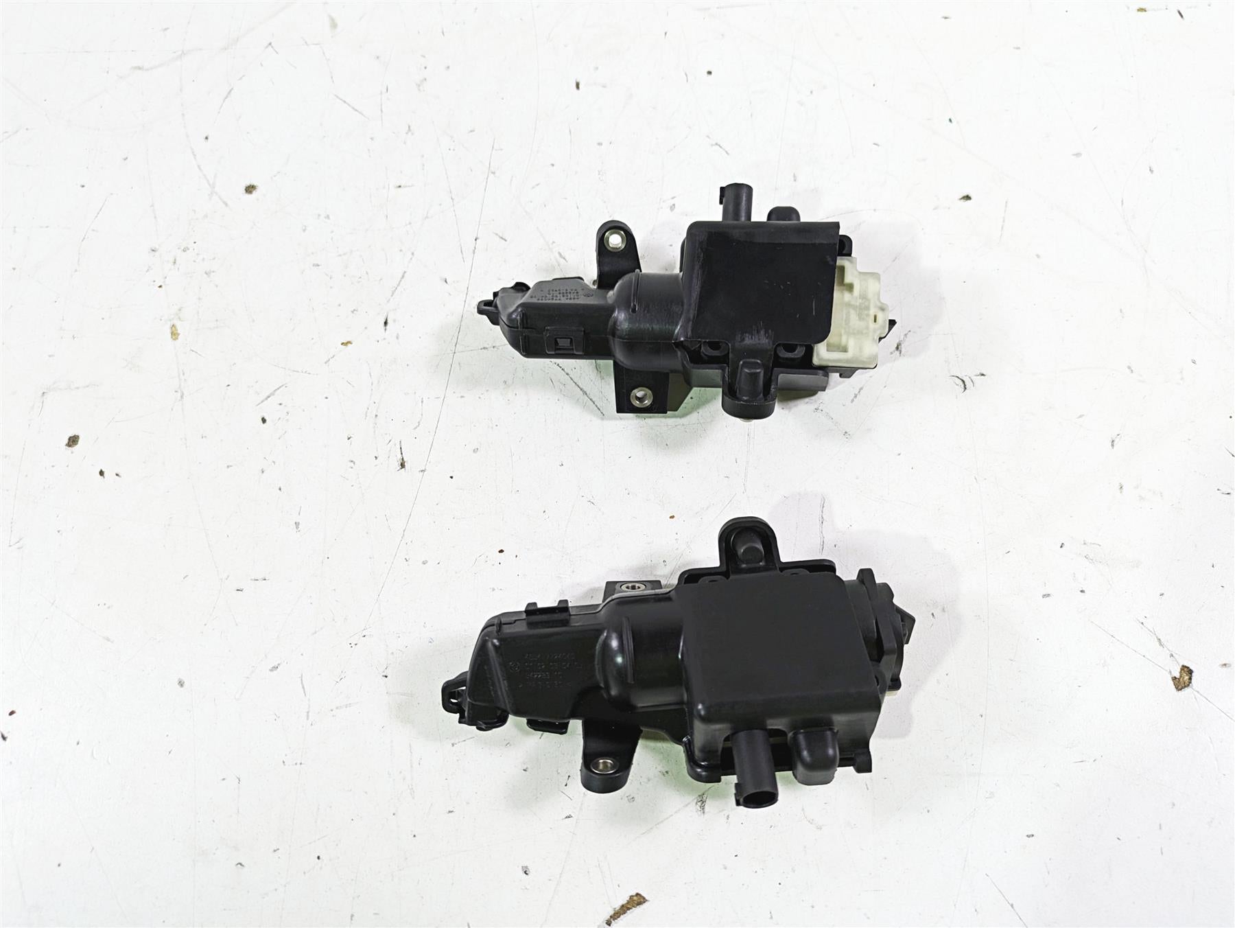2014 BMW R1200 RT RTW K52 Saddlebag Bag Lock Actuator Set 46647724037 {{ shop.shopifyCountryName }} - Mototech271