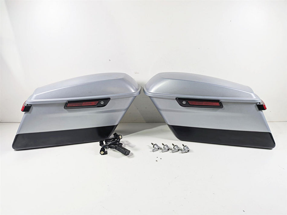 2020 Harley Touring FLTRK Road Glide Left Right Saddlebag Set 90200412 90200414 {{ shop.shopifyCountryName }} - Mototech271