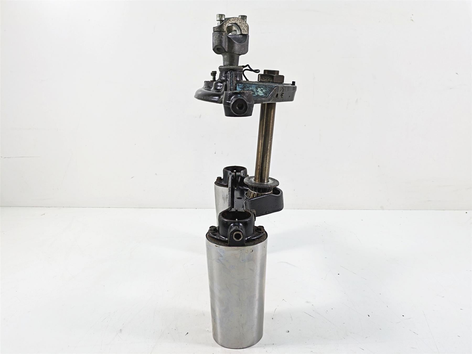 2005 Harley Touring FLHTCUI Electra Glide Upper Lower Triple Tree Set 45446-87A {{ shop.shopifyCountryName }} - Mototech271
