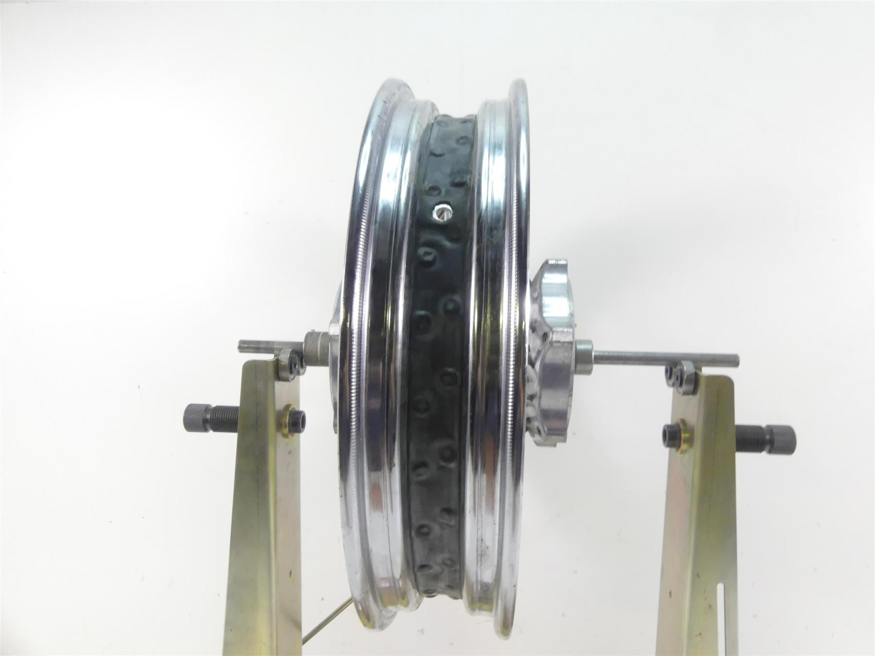 2001 Yamaha XV1600 Road Star Straight Front Wheel Rim 16x3 -Read 4WM-25111-00-00 {{ shop.shopifyCountryName }} - Mototech271