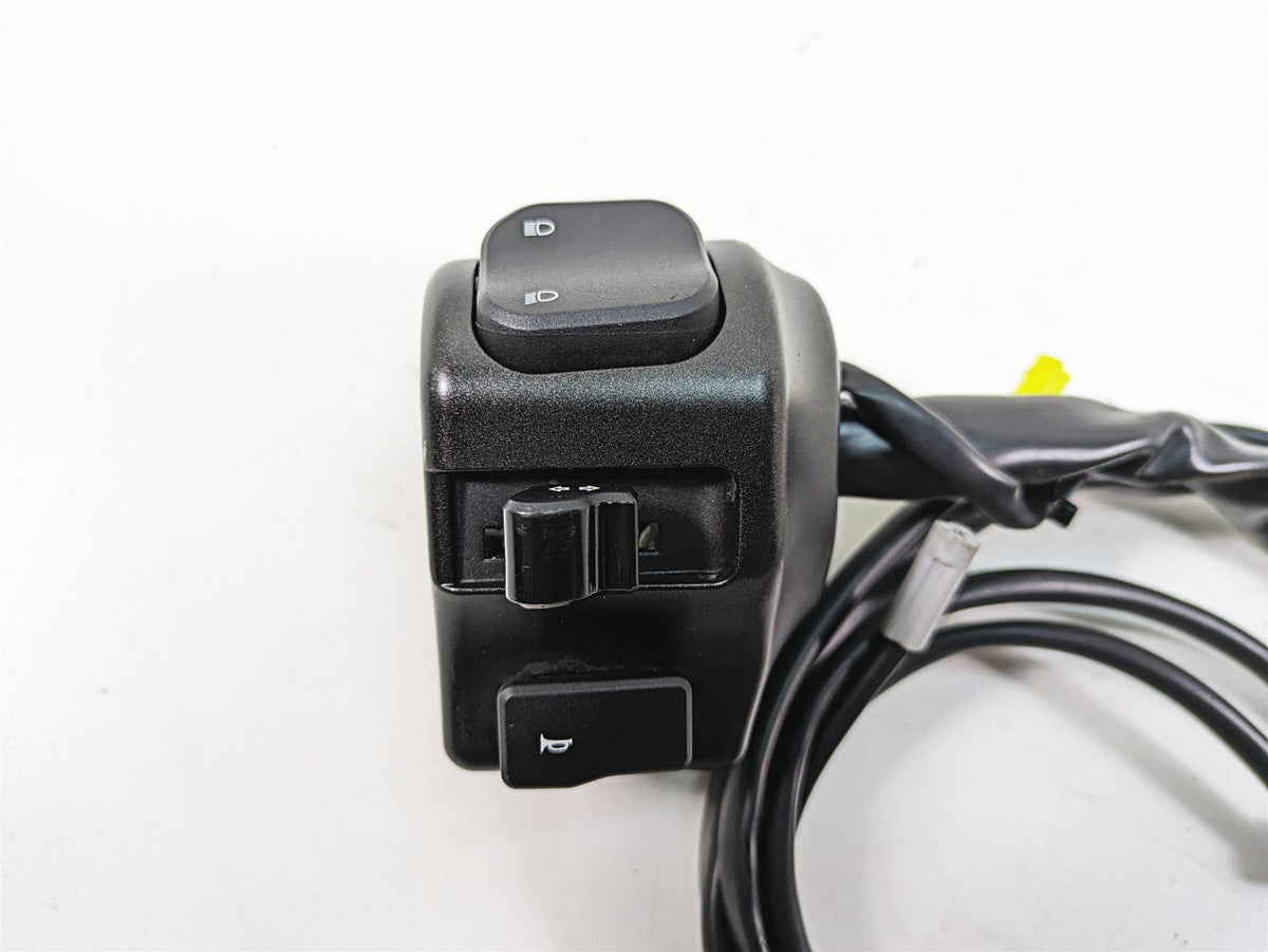 2009 Yamaha XV1900 Raider Left Hand Control Switch -Read 5C7-83972-20-00 {{ shop.shopifyCountryName }} - Mototech271