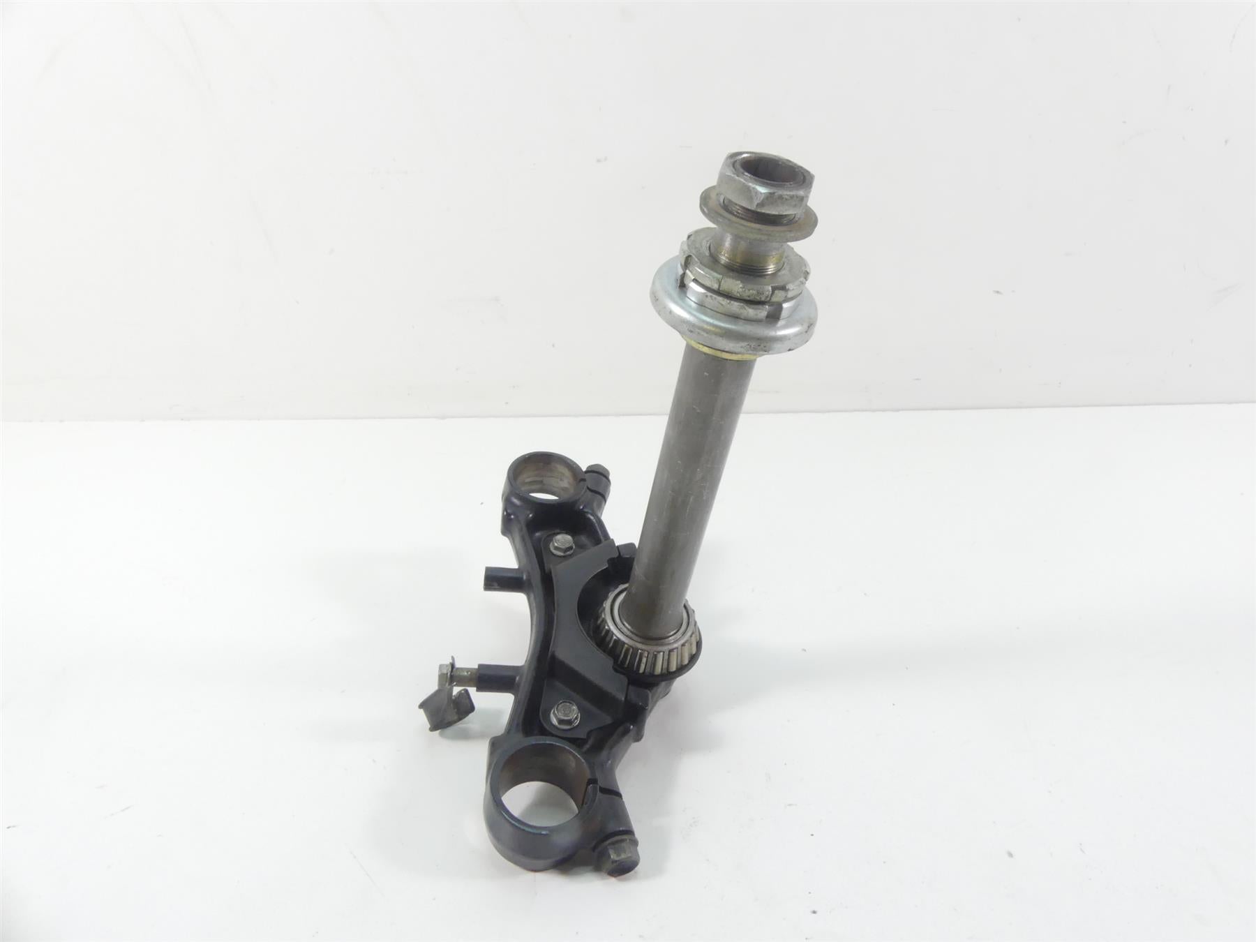 1980 Honda CB750C Custom Lower Triple Tree Steering Clamp 53200-425-730ZA {{ shop.shopifyCountryName }} - Mototech271