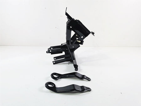 2020 Harley Touring FLTRK Road Glide Front Fairing Support Mount Set 47200217 {{ shop.shopifyCountryName }} - Mototech271