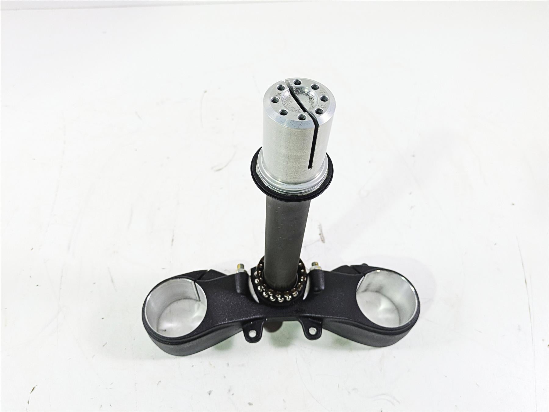 2018 Ducati Hypermotard 939 SP Lower Triple Tree 58mm For Ohlins Fork 34220762AA {{ shop.shopifyCountryName }} - Mototech271
