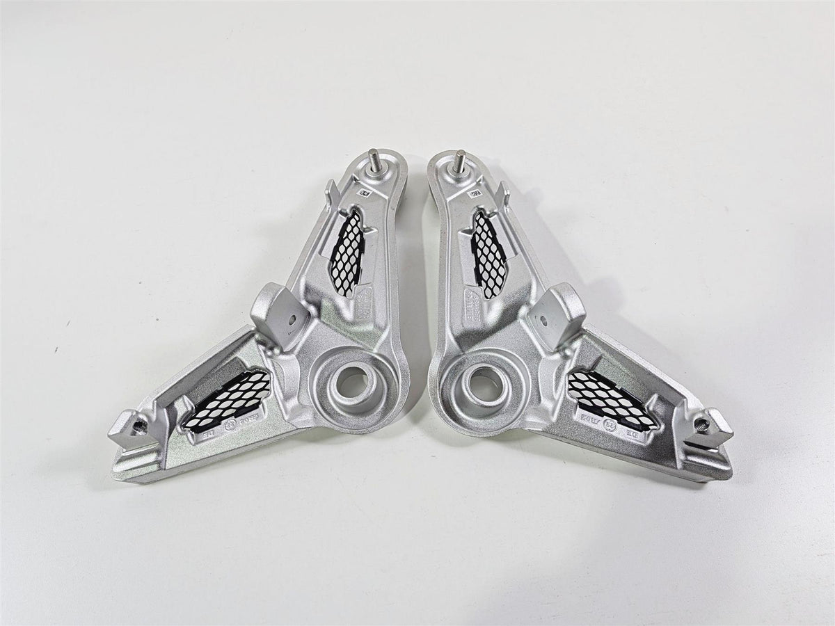 2023 BMW R nineT Scrambler K23 Rider Seat Support Mount Set 46638531189 {{ shop.shopifyCountryName }} - Mototech271