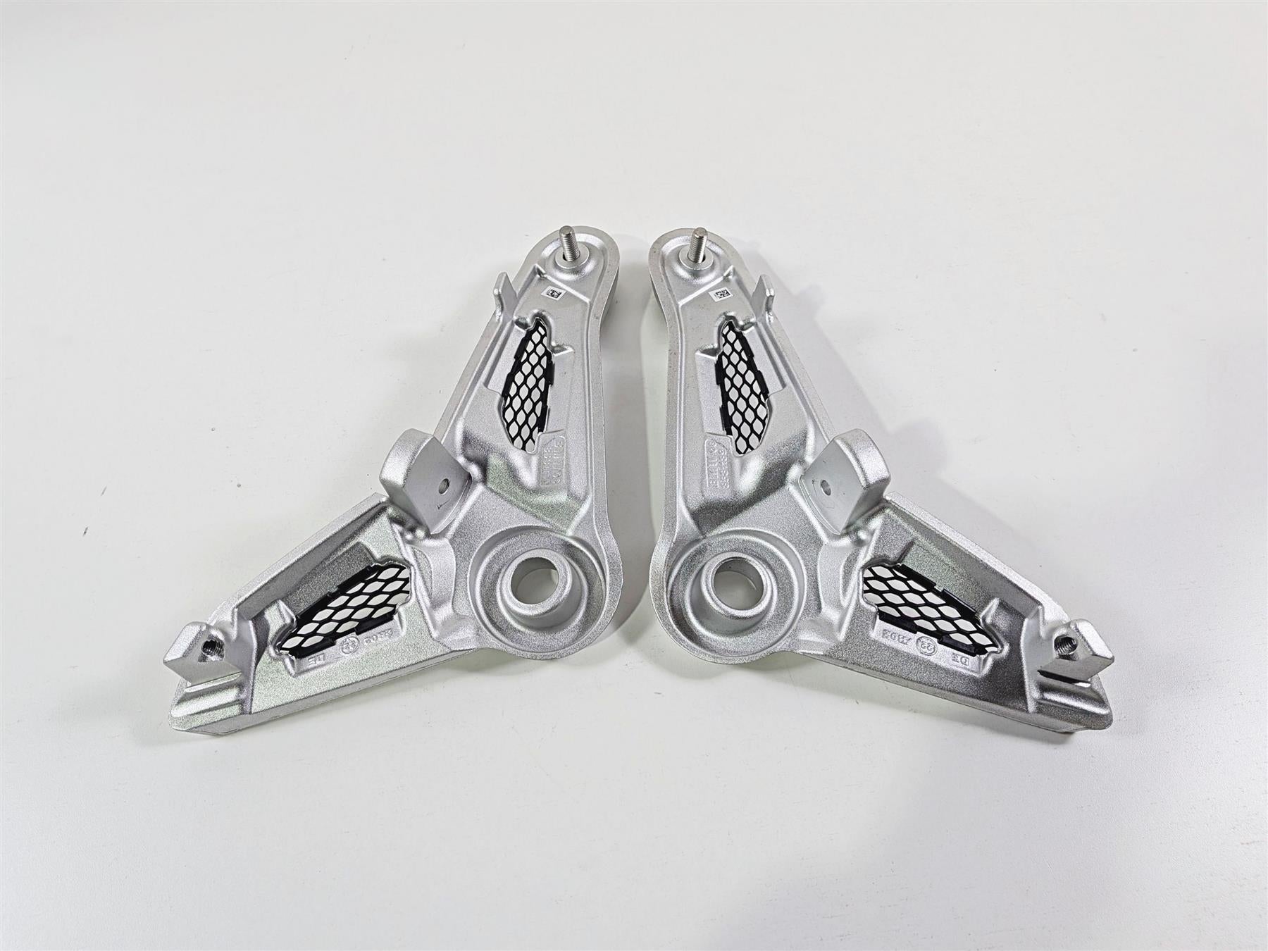 2023 BMW R nineT Scrambler K23 Rider Seat Support Mount Set 46638531189 {{ shop.shopifyCountryName }} - Mototech271