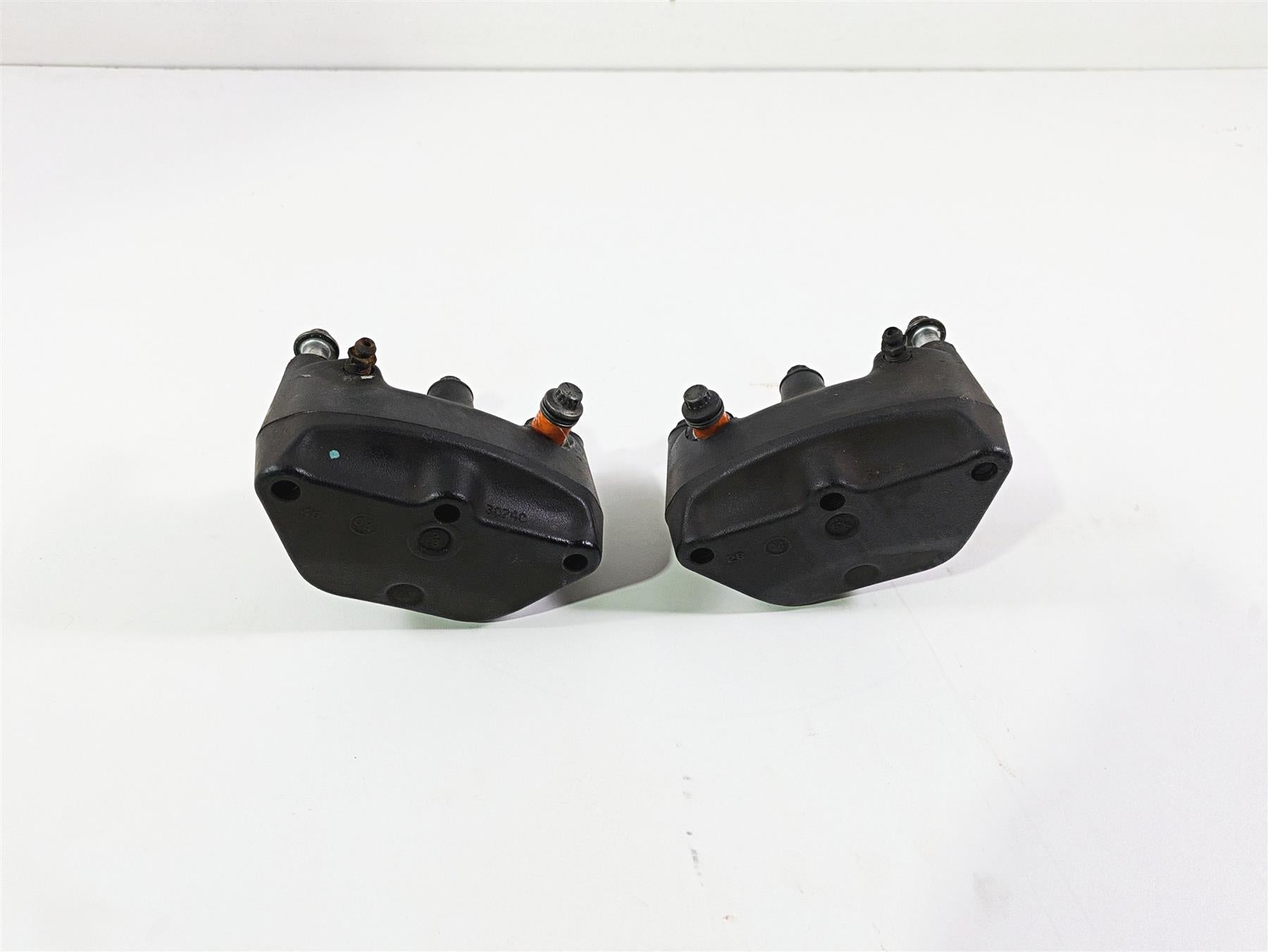 2005 Harley Touring FLHRI Road King Front Brake Caliper Set 44023-00C 44046-00D {{ shop.shopifyCountryName }} - Mototech271