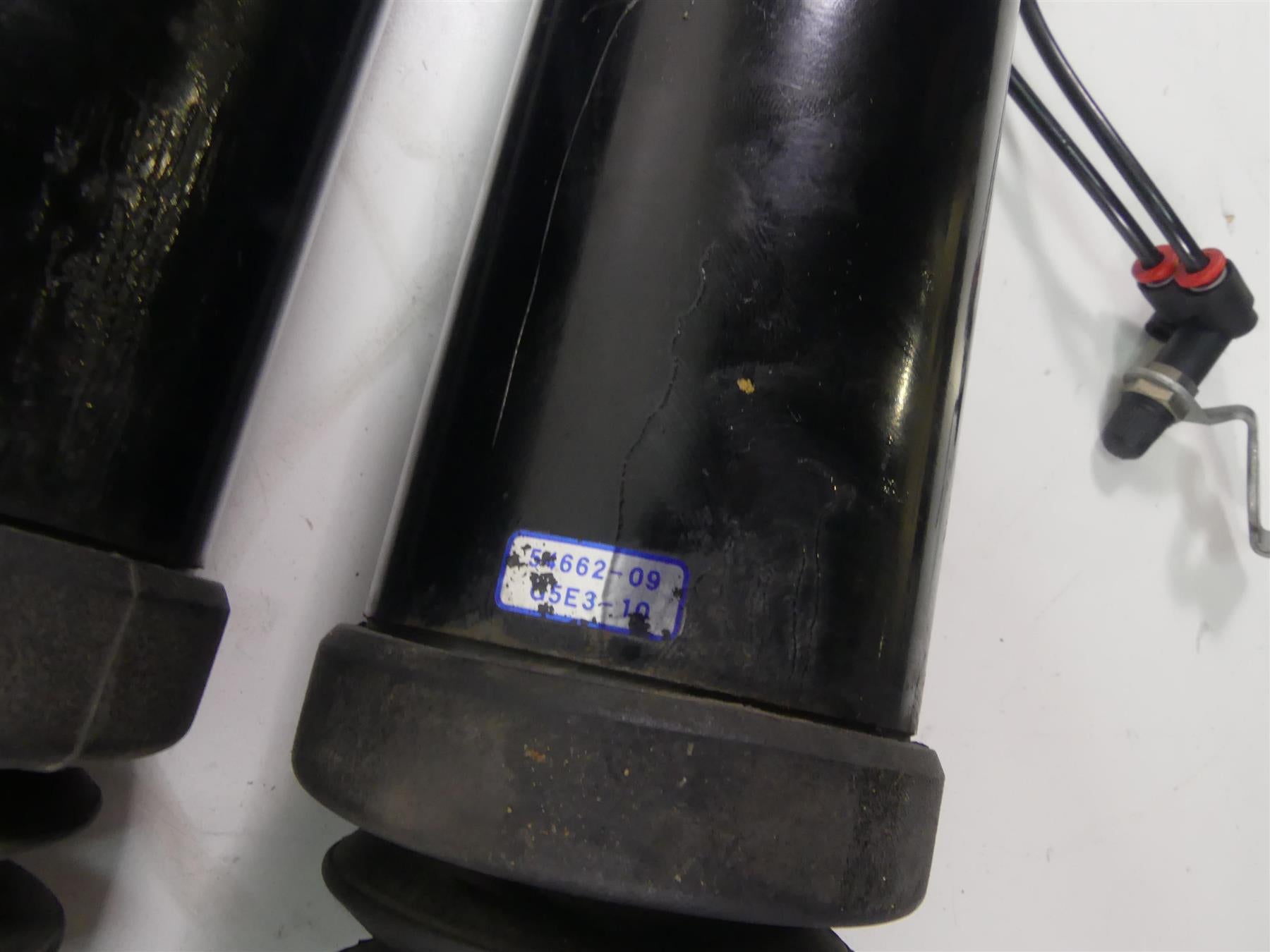 2013 Harley Touring FLTRX Road Glide Rear Air Damper Shock 12" Set 54662-09 {{ shop.shopifyCountryName }} - Mototech271