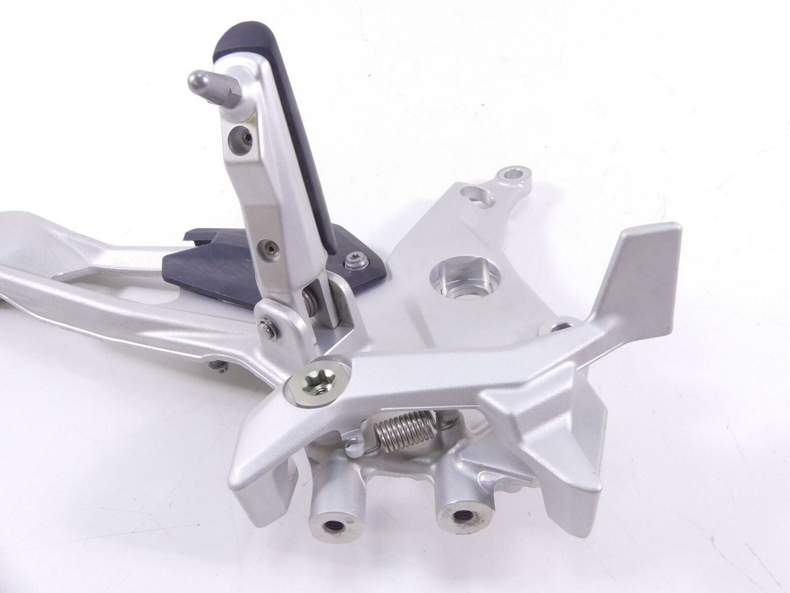 2020 BMW F900 R F900R K83 Right Footpeg Bracket Brake Pedal Assembly 46718404012 {{ shop.shopifyCountryName }} - Mototech271