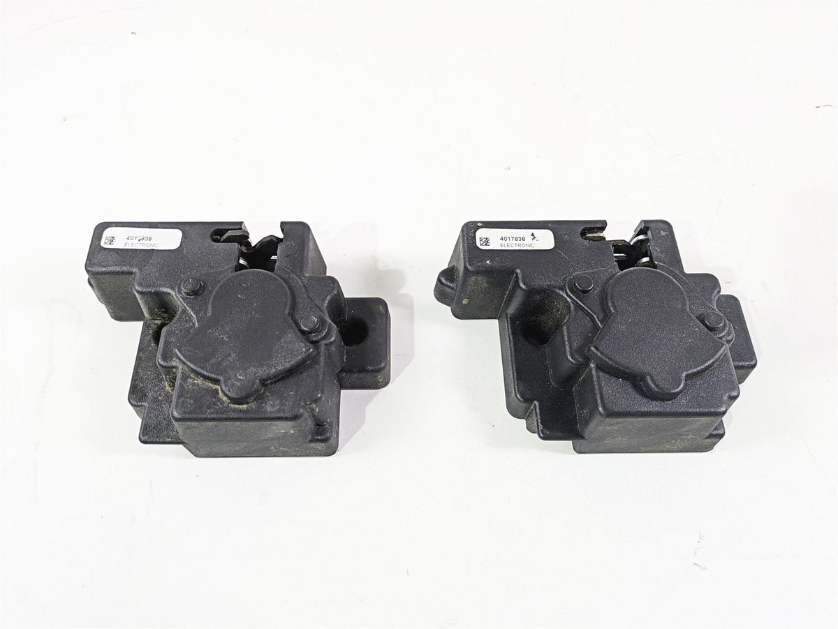 2018 Indian Springfield Dark Horse Saddlebag Lock Actuator Set 4017838 {{ shop.shopifyCountryName }} - Mototech271