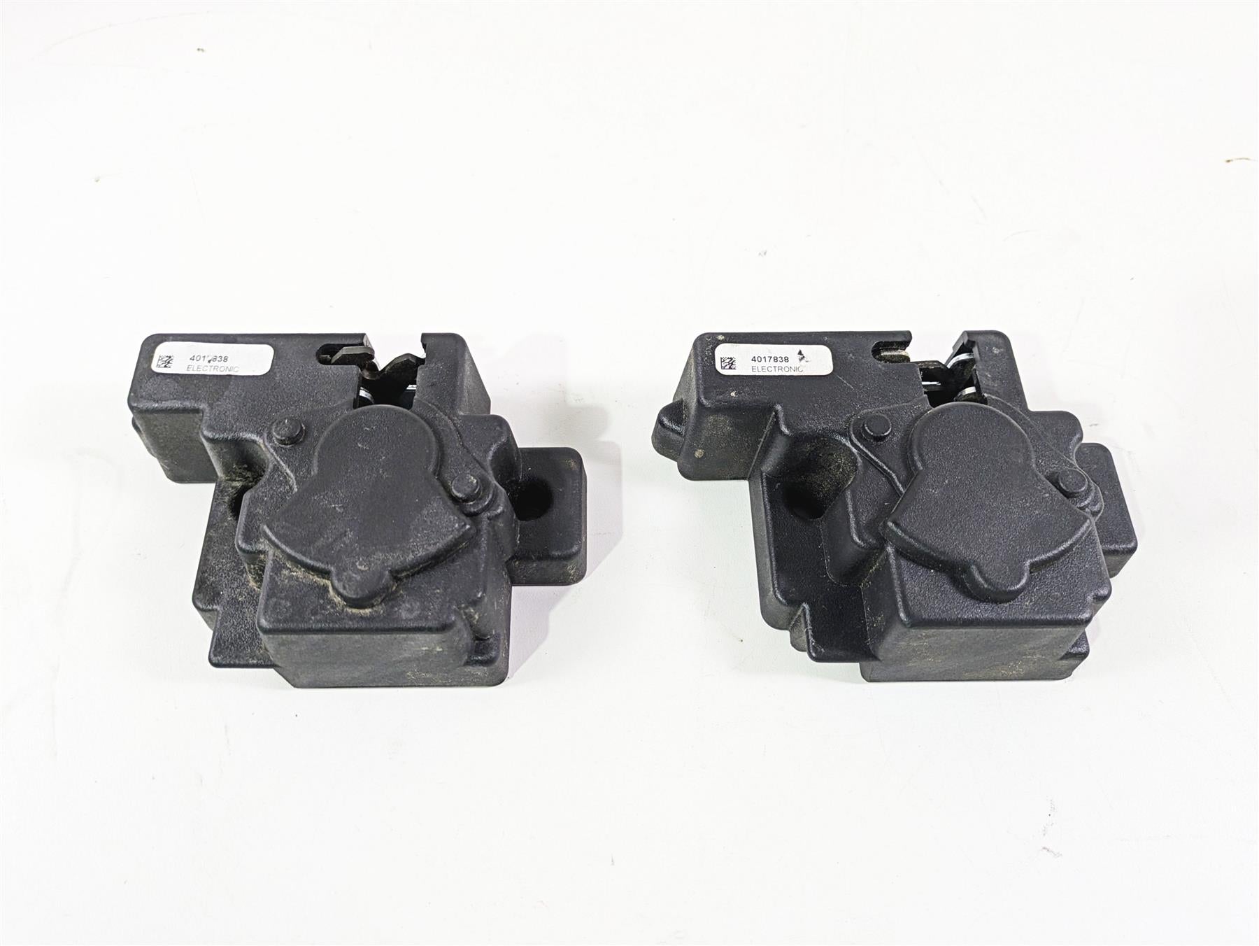 2018 Indian Springfield Dark Horse Saddlebag Lock Actuator Set 4017838 {{ shop.shopifyCountryName }} - Mototech271