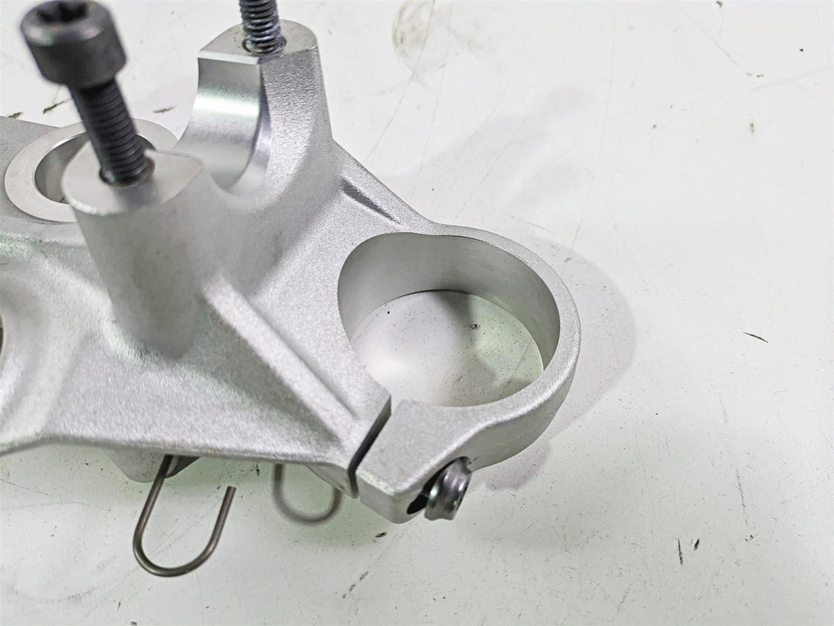 2016 BMW R1200RS K54 Upper Triple Tree Steering Clamp 31428525324 {{ shop.shopifyCountryName }} - Mototech271