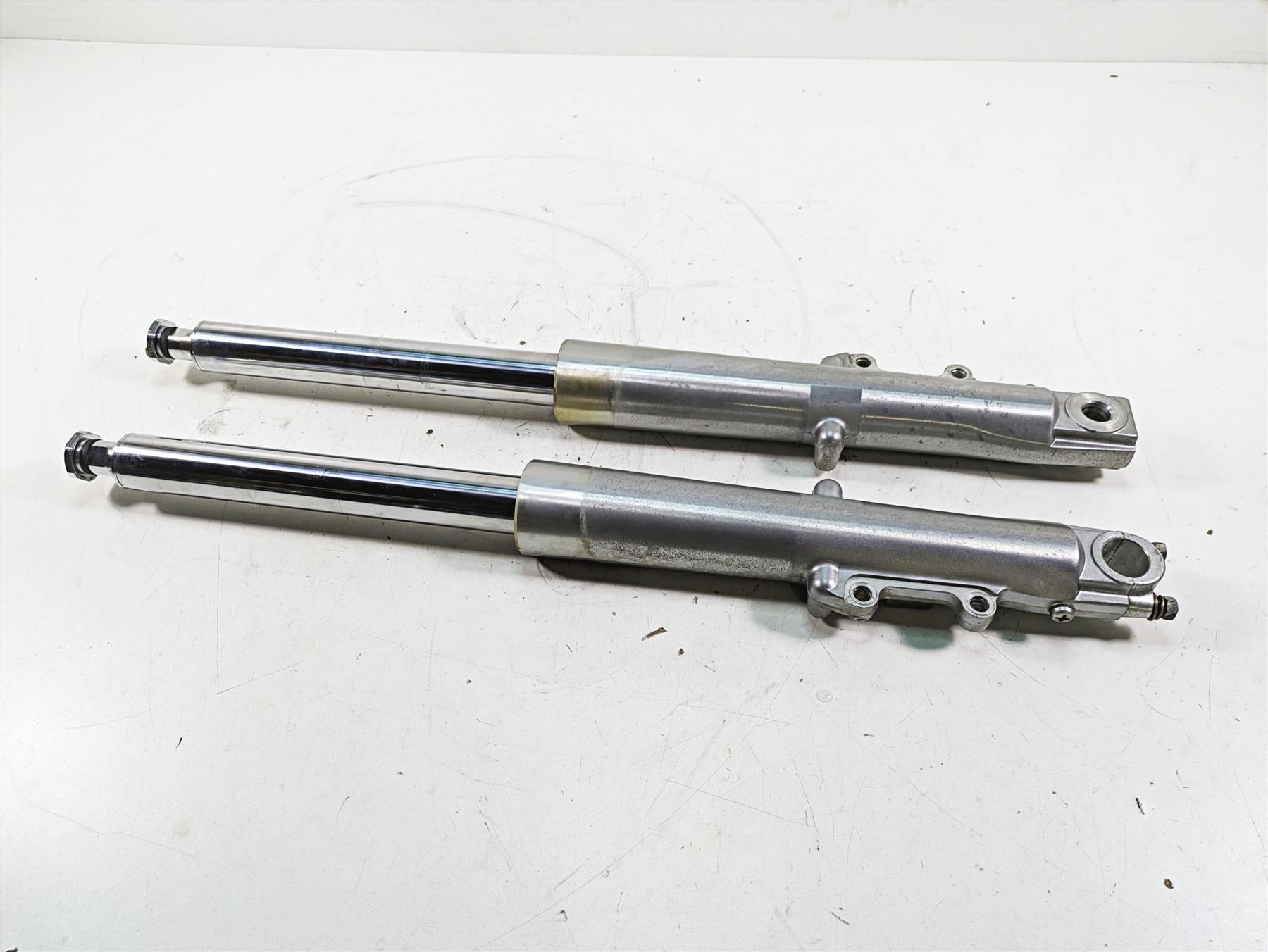 2008 Harley FLHTCU Electra Glide Front Dual Disc Fork Leg Set - Read 46497-02A {{ shop.shopifyCountryName }} - Mototech271