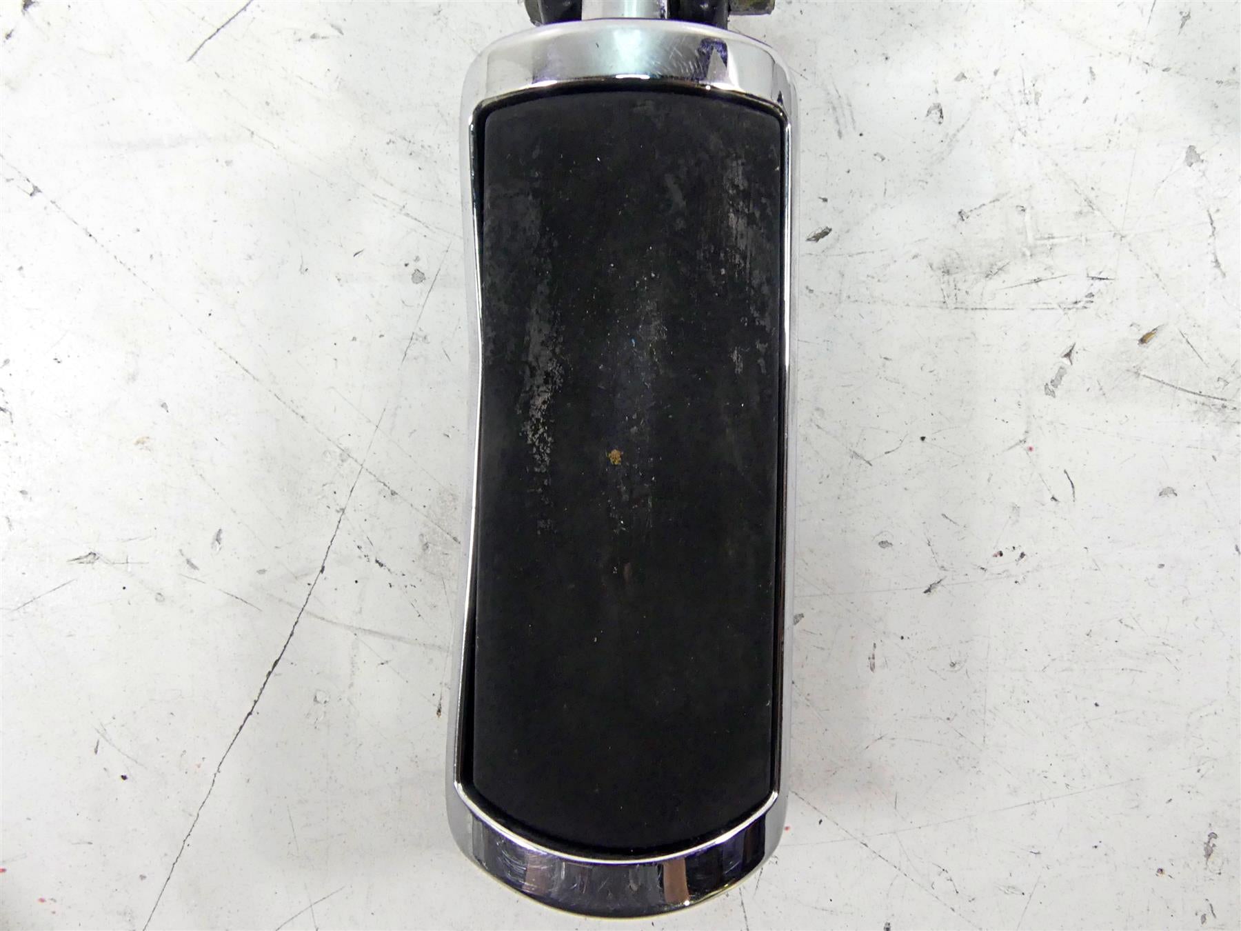 2011 Harley Softail FLSTF Fat Boy Passenger Footpeg Foot Peg Willi G 50943-05A {{ shop.shopifyCountryName }} - Mototech271