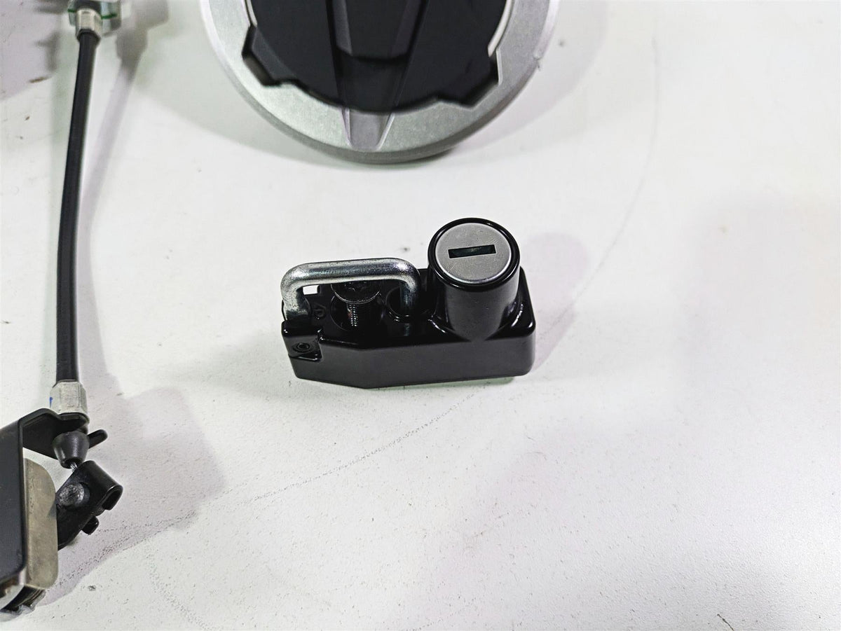 2021 Kawasaki Z900 ZR900 Ignition Switch Key Lock Tank Cap Set 27005-0673 {{ shop.shopifyCountryName }} - Mototech271