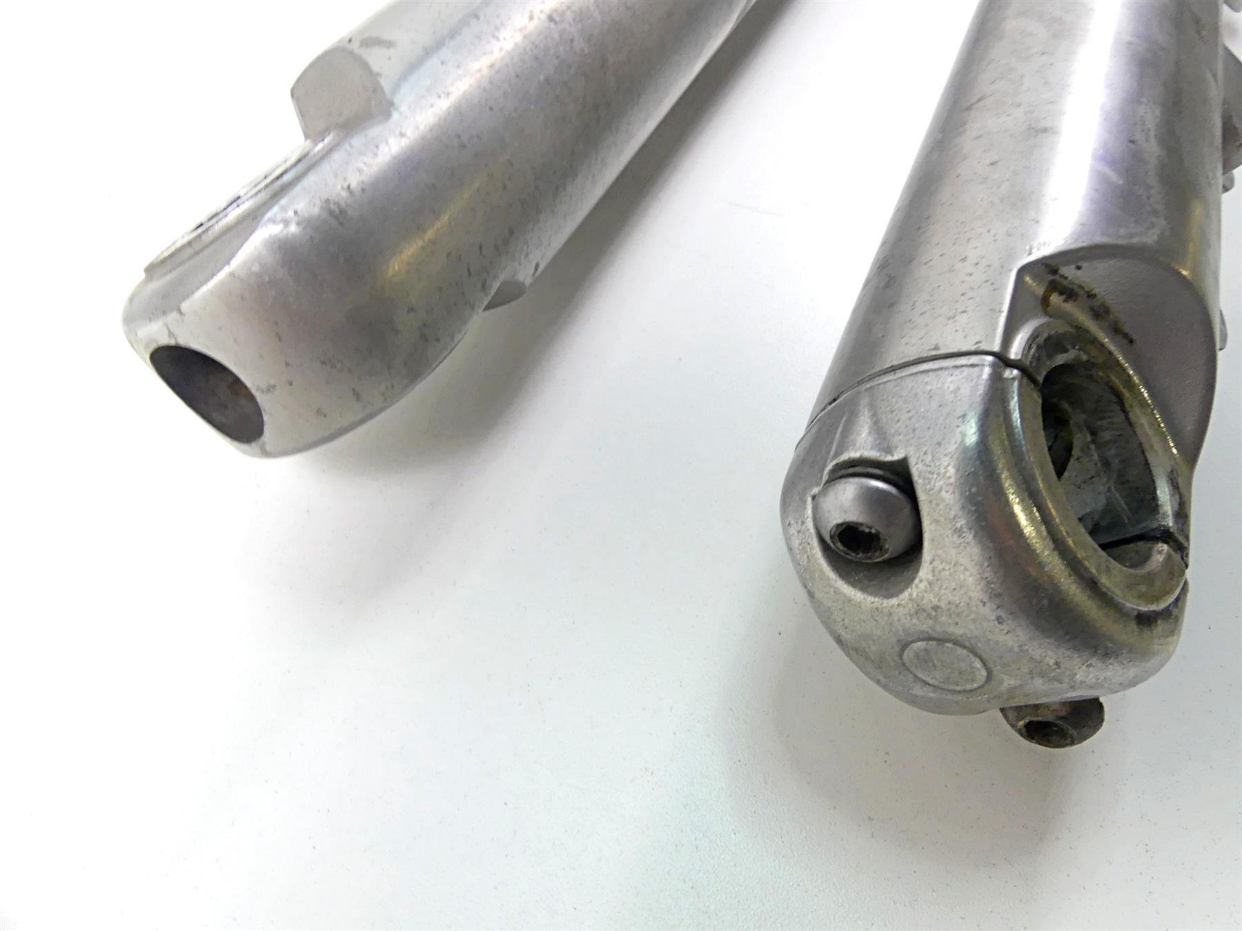 2014 Harley FXDL Dyna Low Rider Front Fork Leg Set 49mm Showa 45400052 45400051 {{ shop.shopifyCountryName }} - Mototech271