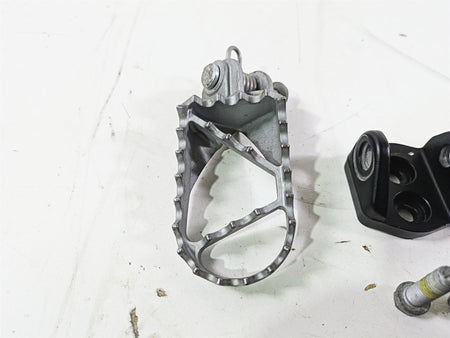 2022 KTM 1290 Super Adventure S Rider Footpeg Set & Clips & Bolts 61903040033 {{ shop.shopifyCountryName }} - Mototech271