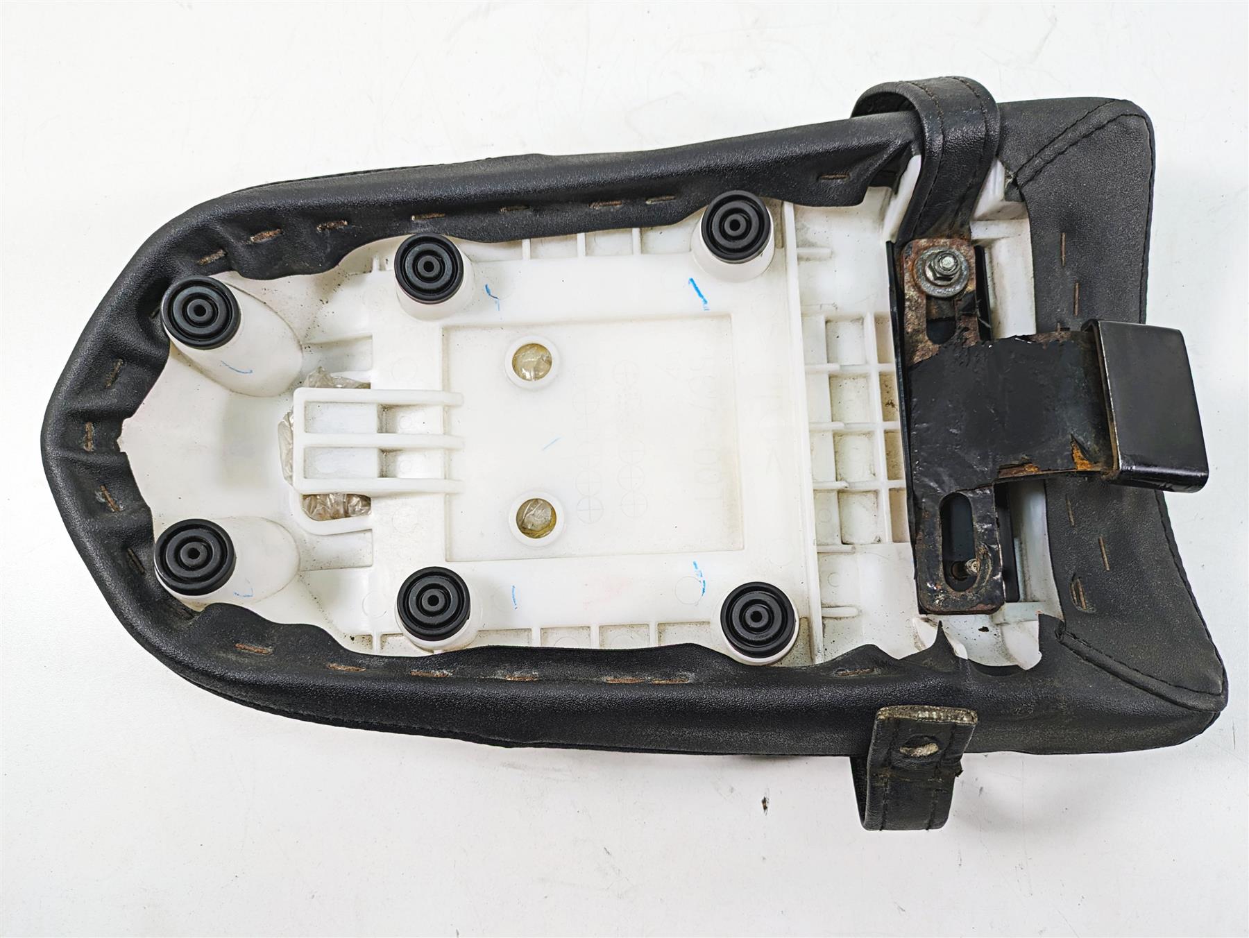 2009 Yamaha XV1900 Raider Rear Passenger Seat Saddle 5C7-24750-00-00 {{ shop.shopifyCountryName }} - Mototech271