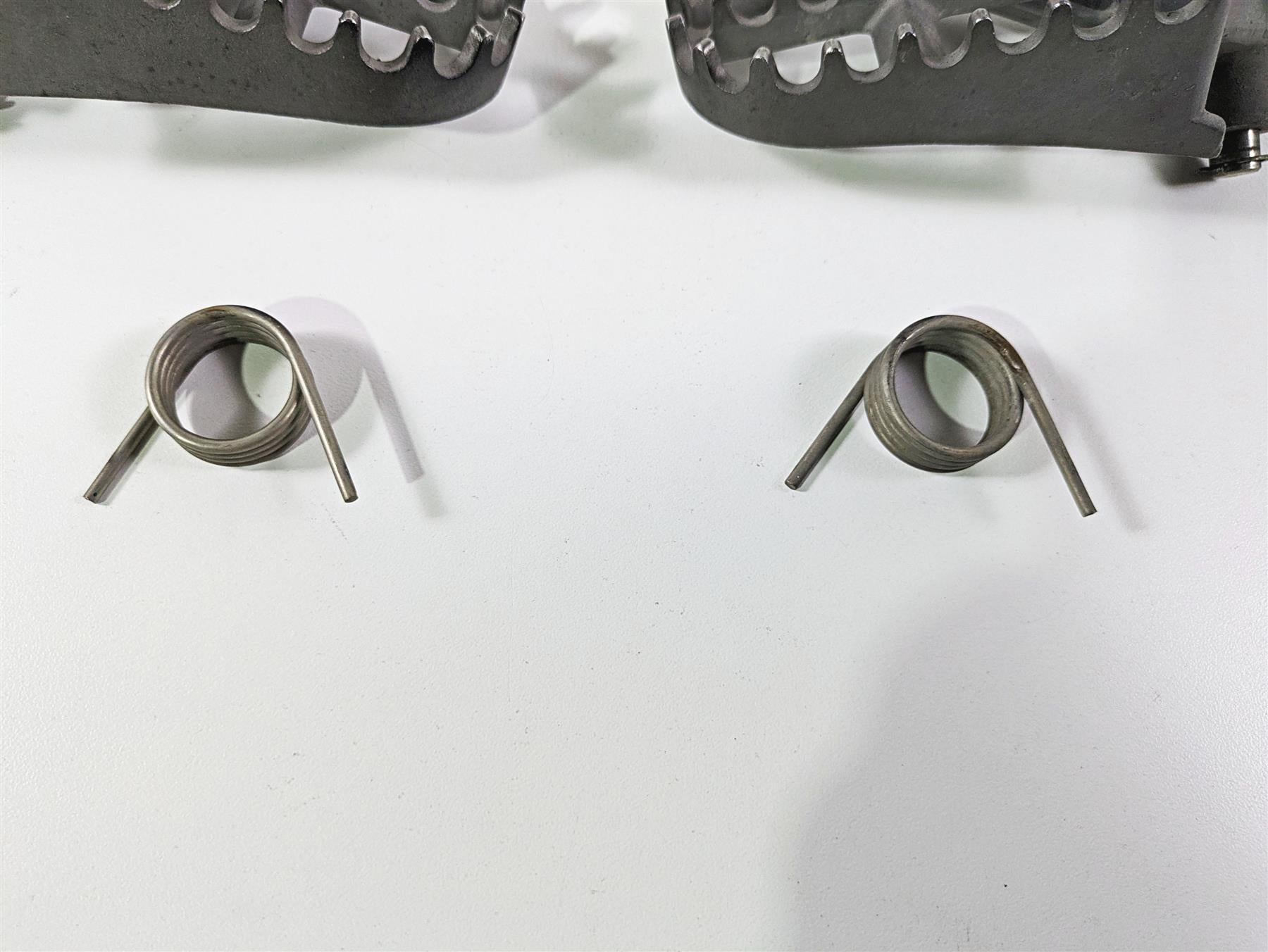 2006 BMW R1200GS K255 Adv Front Footpeg Rest Set 46717694557 {{ shop.shopifyCountryName }} - Mototech271