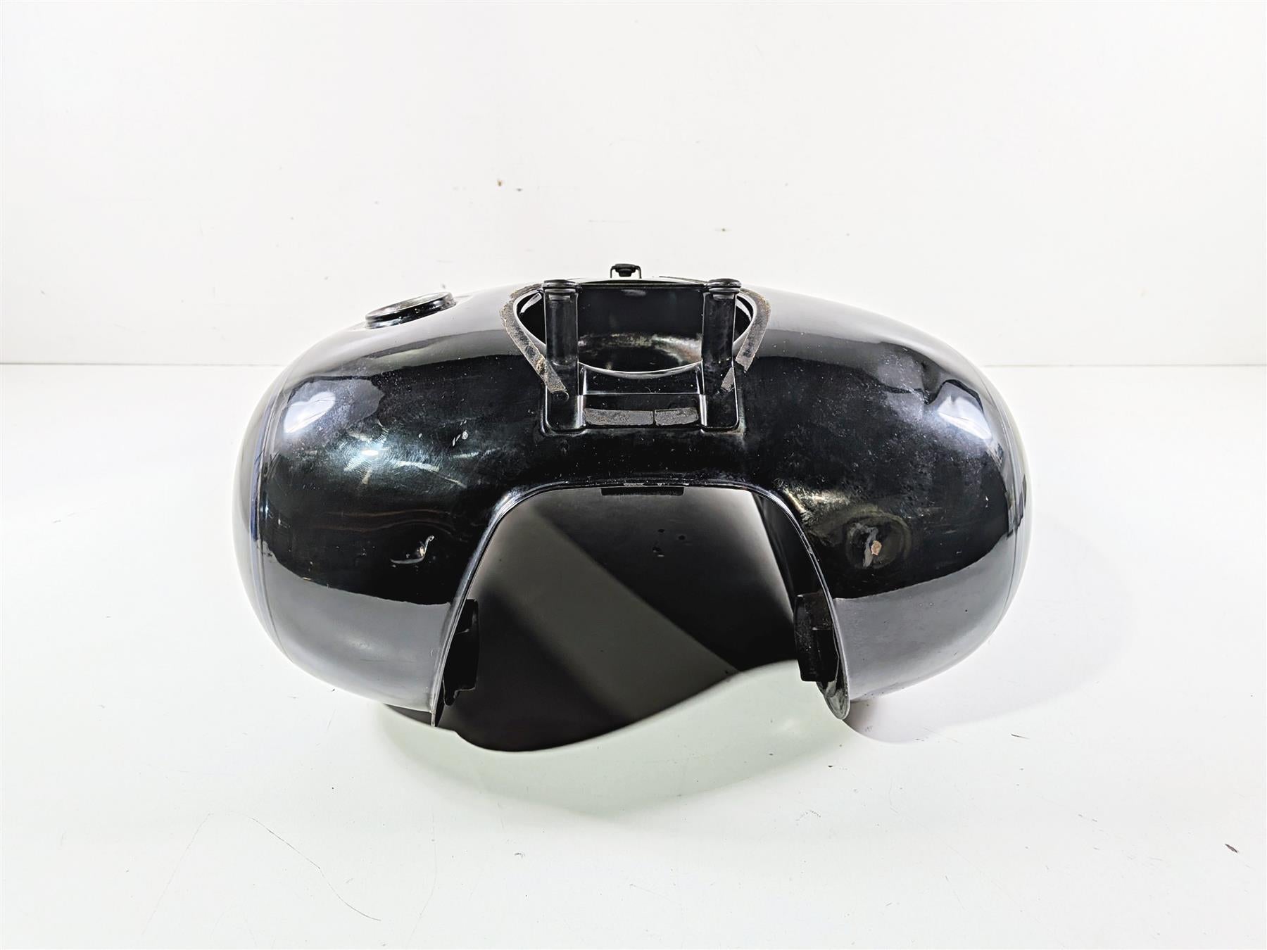 2002 Yamaha XVS650 V-Star Classic Fuel Gas Tank - Read 4TR-Y2410 {{ shop.shopifyCountryName }} - Mototech271
