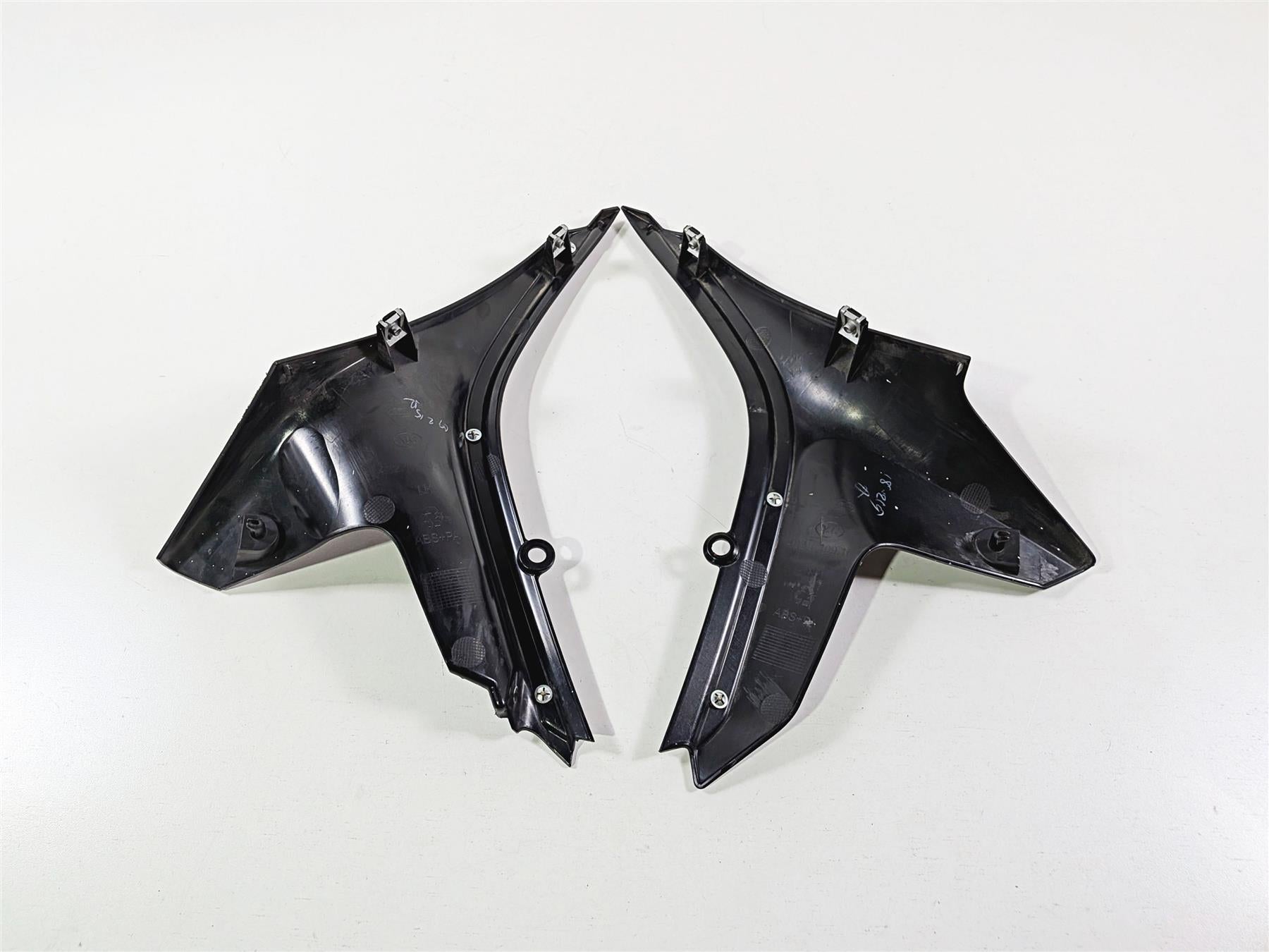 2015 Ducati Scrambler Urban Enduro Frame Infill Seat Side Covers 48211991B-Mototech271