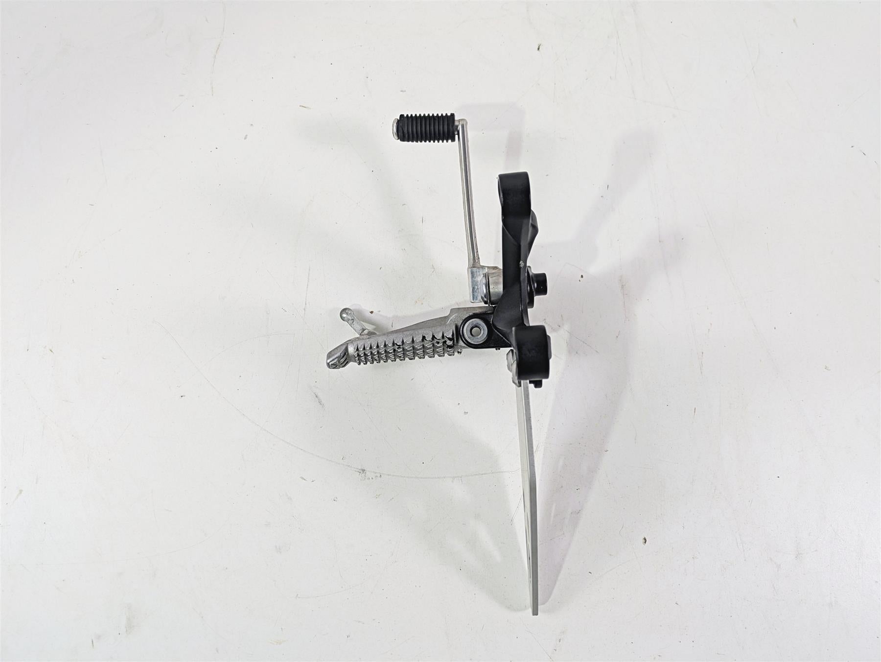 2024 Kawasaki ZX6R ZX636 Ninja Left Footpeg Foot Peg Shifter Set 35063-0160-18R {{ shop.shopifyCountryName }} - Mototech271
