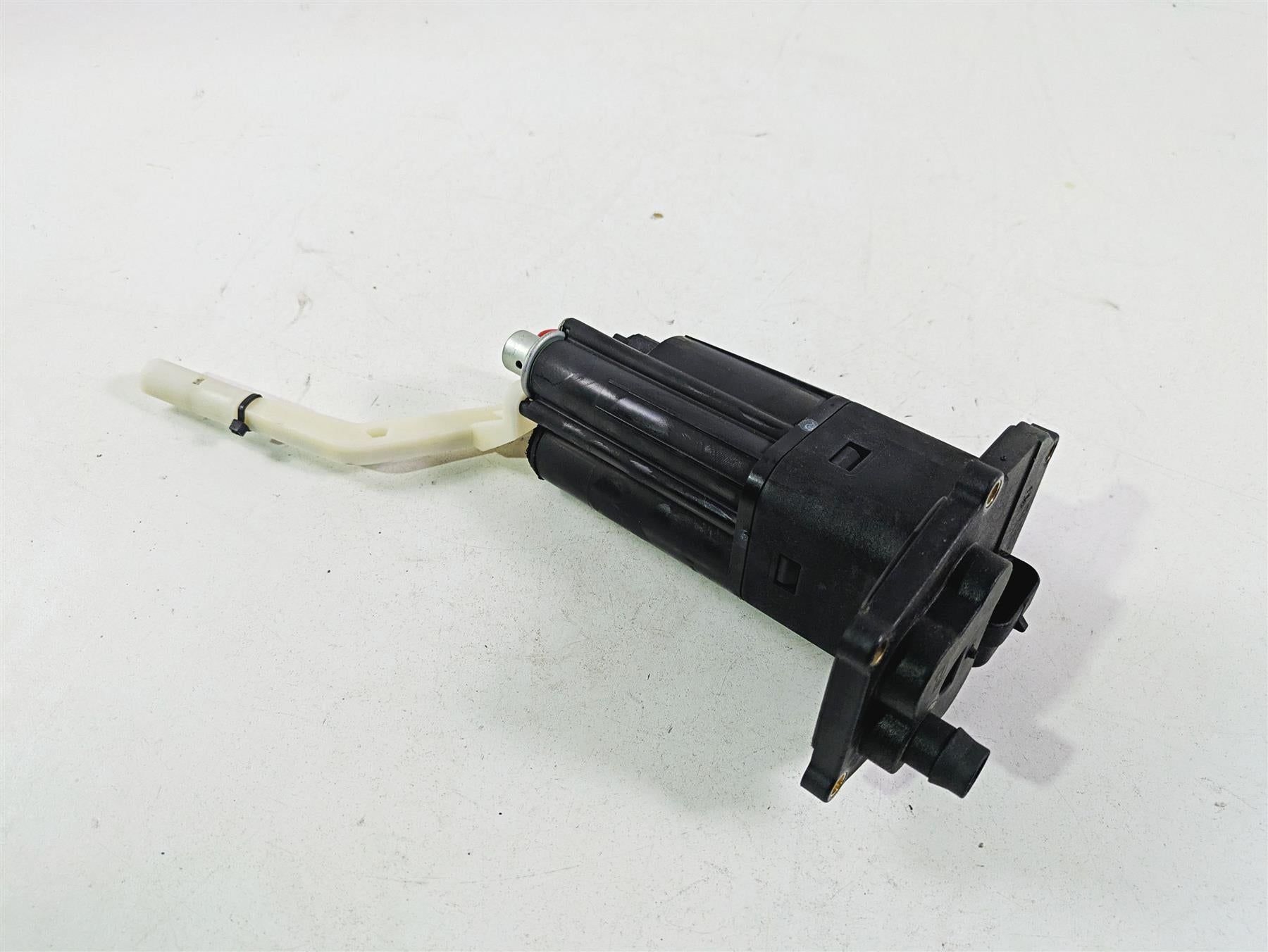2013 Ducati Hypermotard 821 SP Fuel Gas Petrol Pump 16024281A {{ shop.shopifyCountryName }} - Mototech271