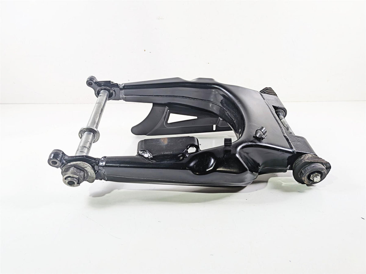 2020 Harley Touring FLTRK Road Glide Rear Swingarm & Axle Set 47549-09A {{ shop.shopifyCountryName }} - Mototech271
