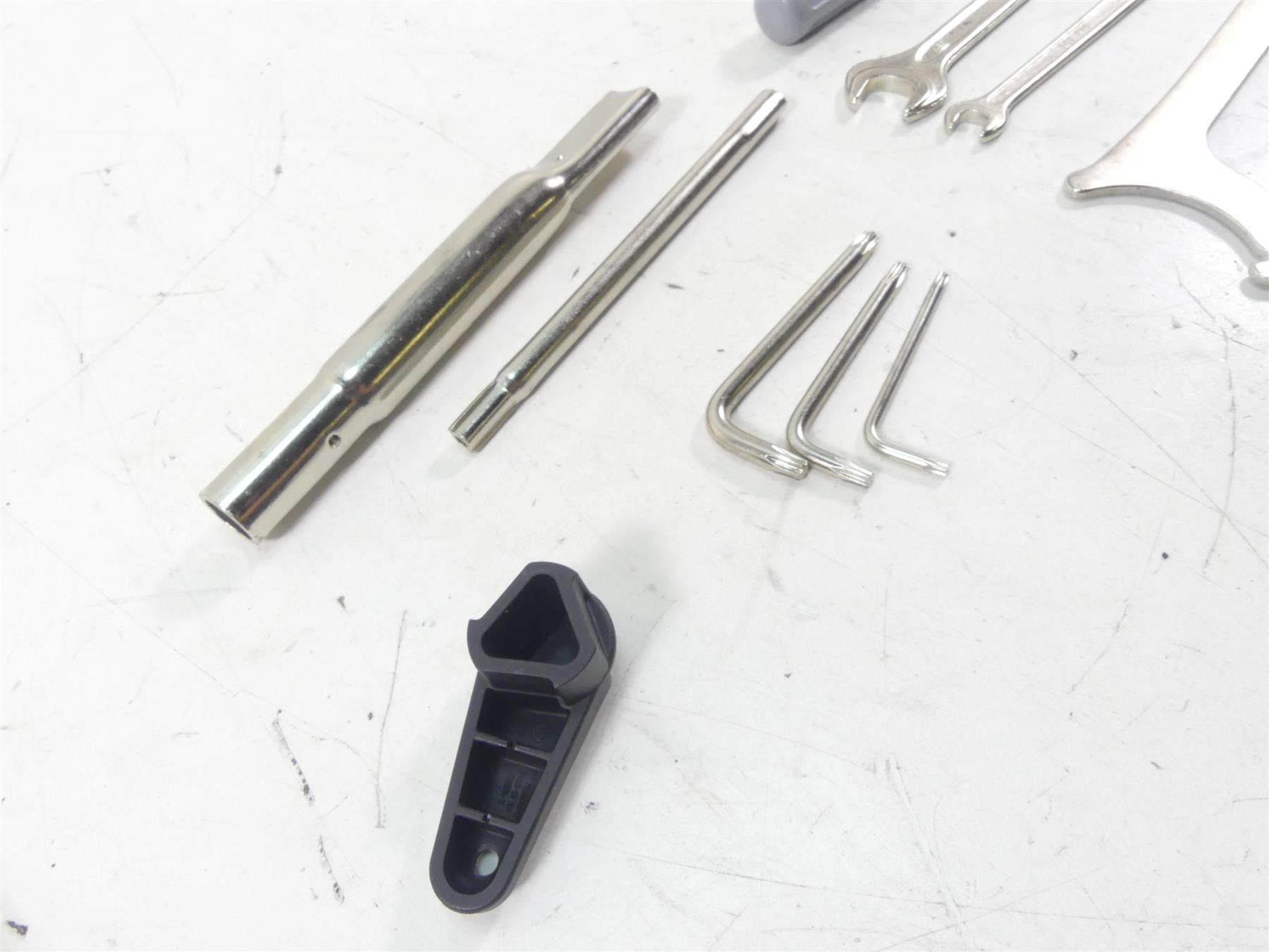 2008 BMW R1200GS K25 Owners Tools Tool Kit 71117712779 {{ shop.shopifyCountryName }} - Mototech271