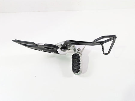 2024 Triumph Tiger 900 GT Right Front Footpeg & Brake Pedal T2082358 T2021653 {{ shop.shopifyCountryName }} - Mototech271